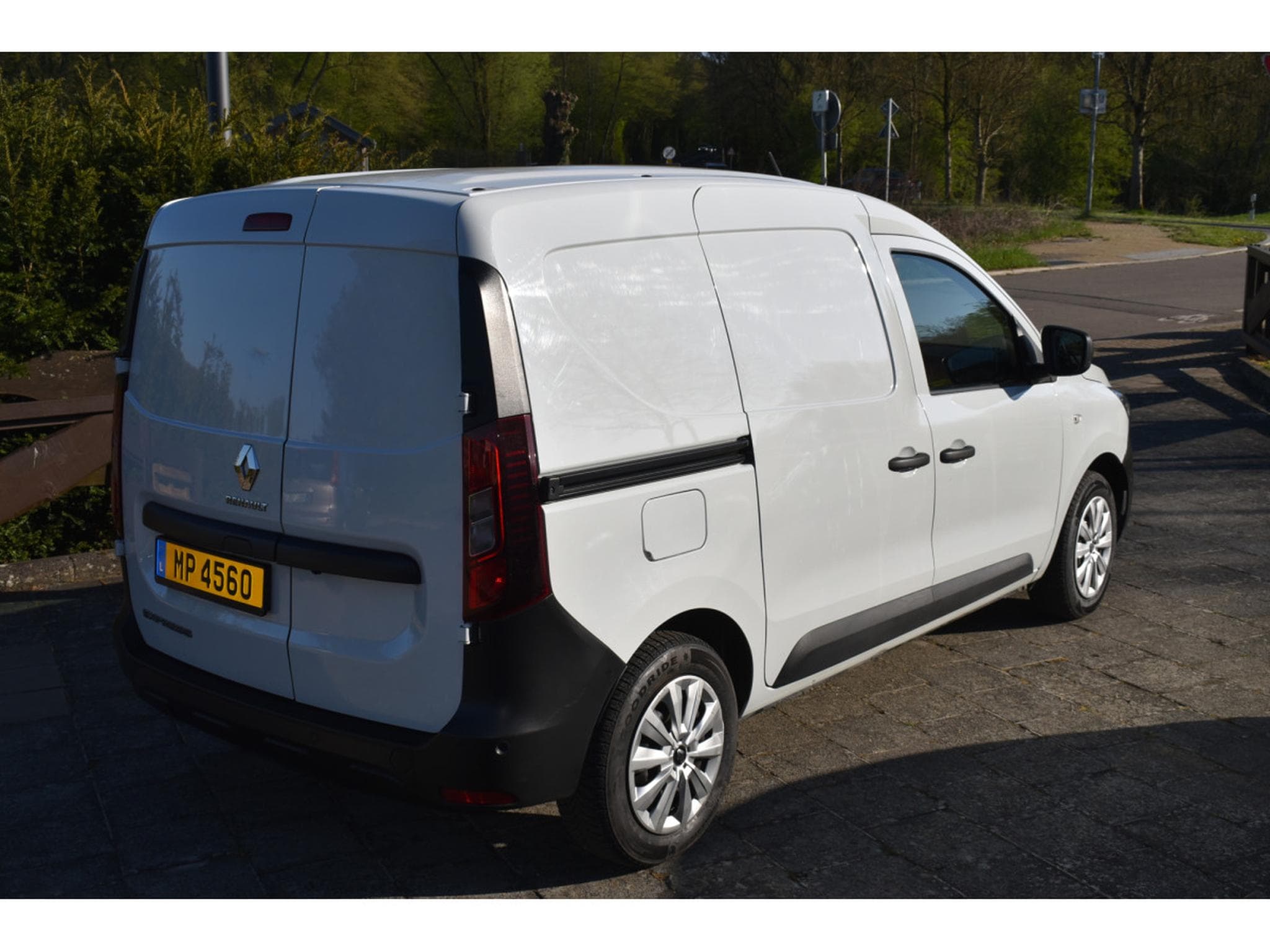 Renault Express 1,5 DCi 95 Airco Navi (2022) - Photo 4