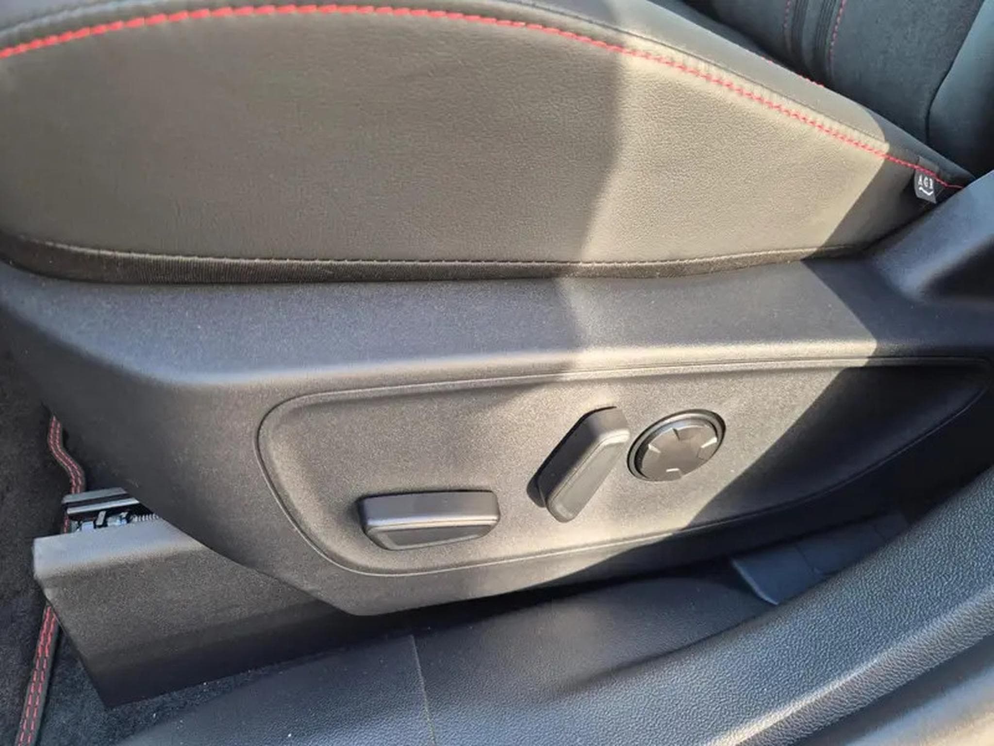 Ford Kuga 2.5 PHEV 242 Auto ST-Line X (2026) - Photo 21