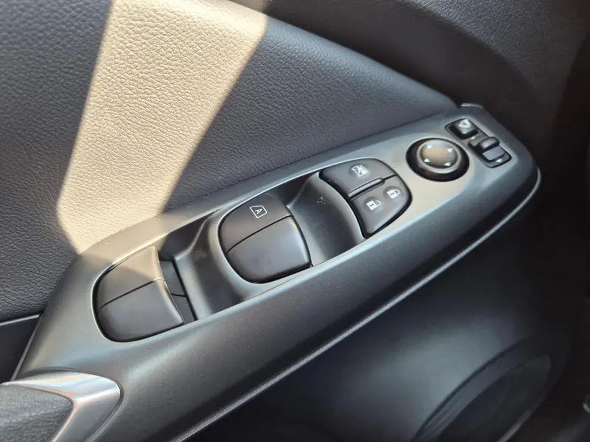 Nissan Juke 1.0 DIG-T 114 Acenta (2026) - Photo 15