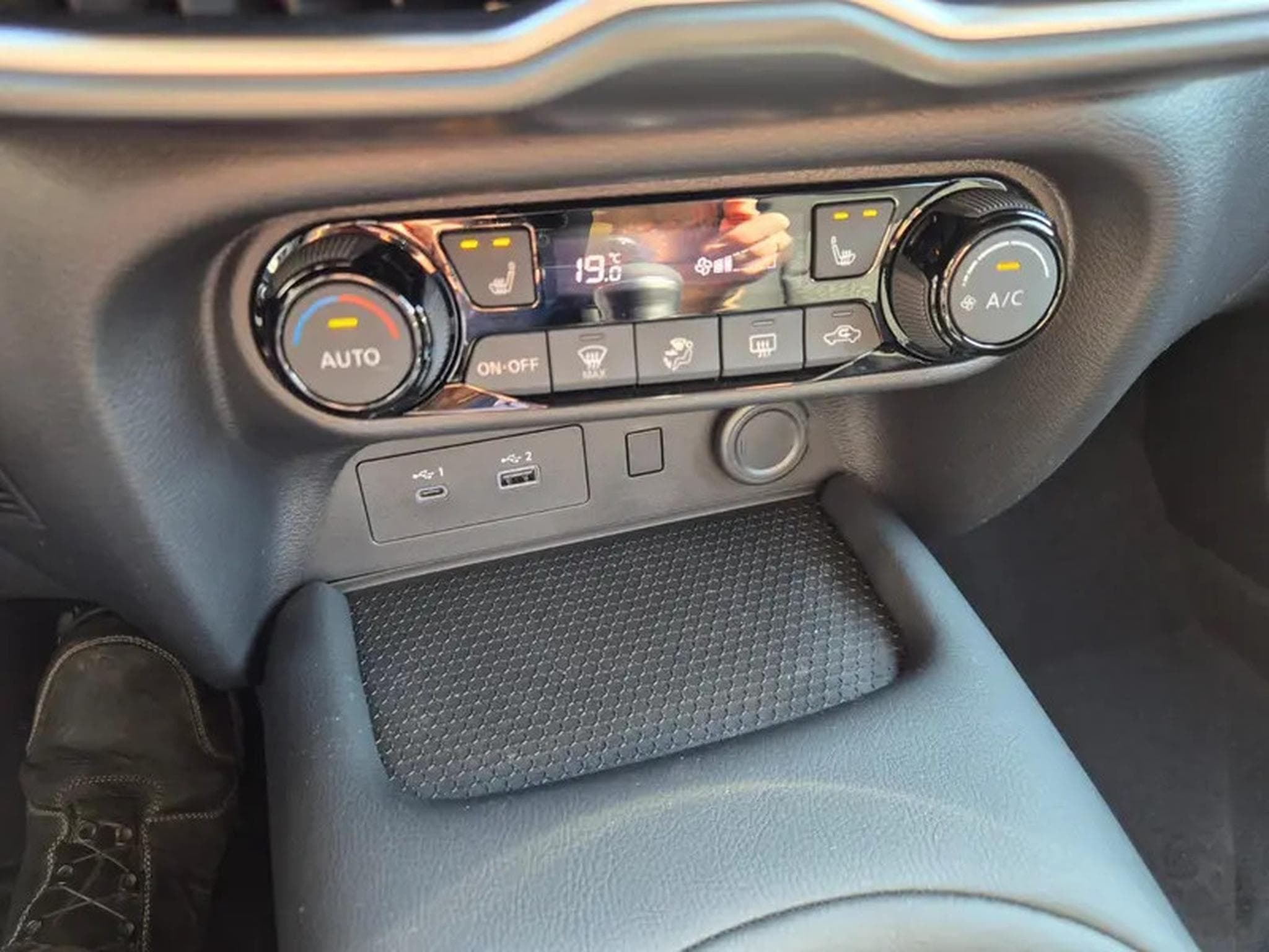 Nissan Juke 1.0 DIG-T 114 Acenta (2026) - Photo 19