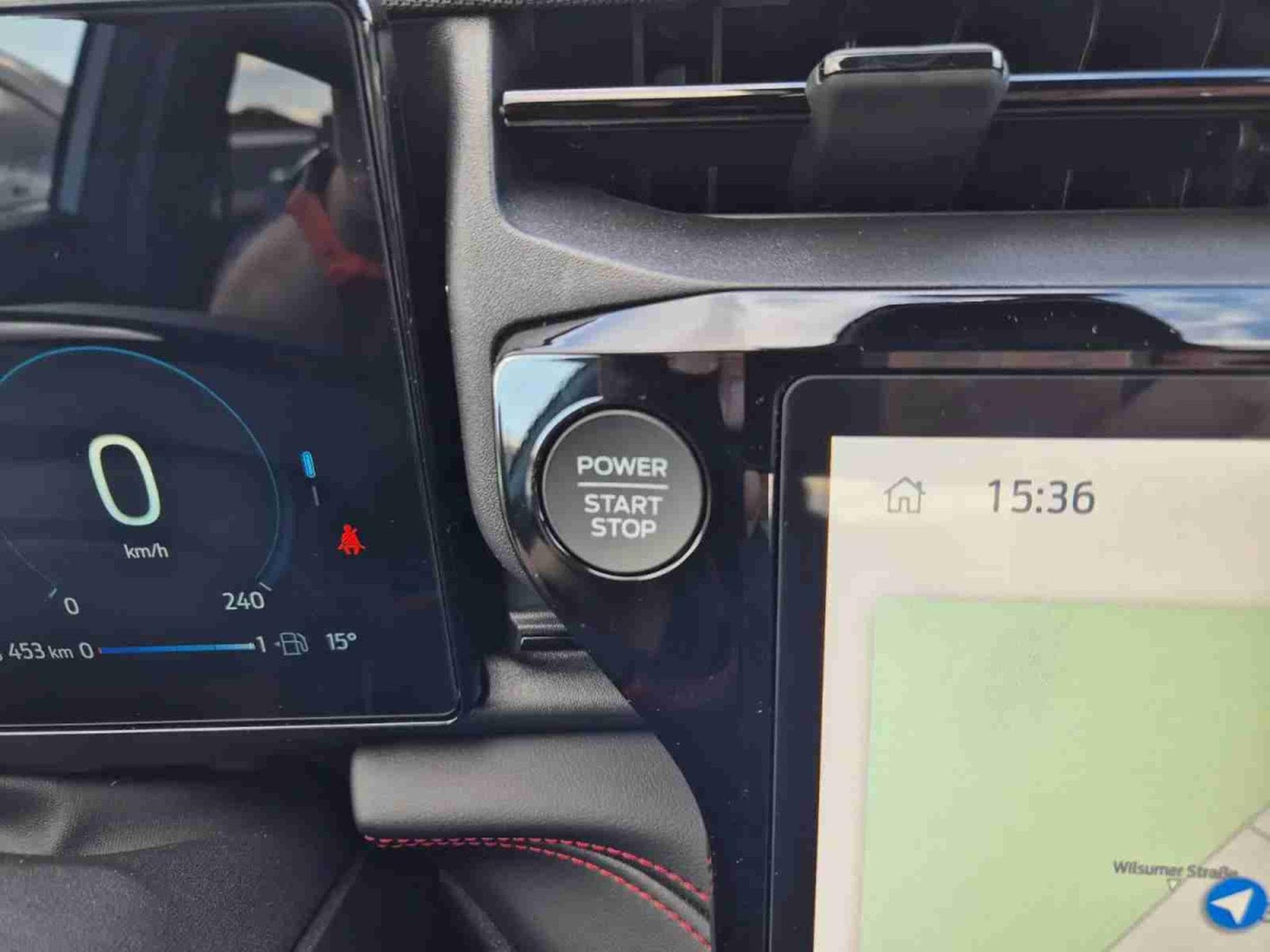 Ford Puma 1.0i Ecoboost 125 AT ST-Line X (2025) - Photo 21