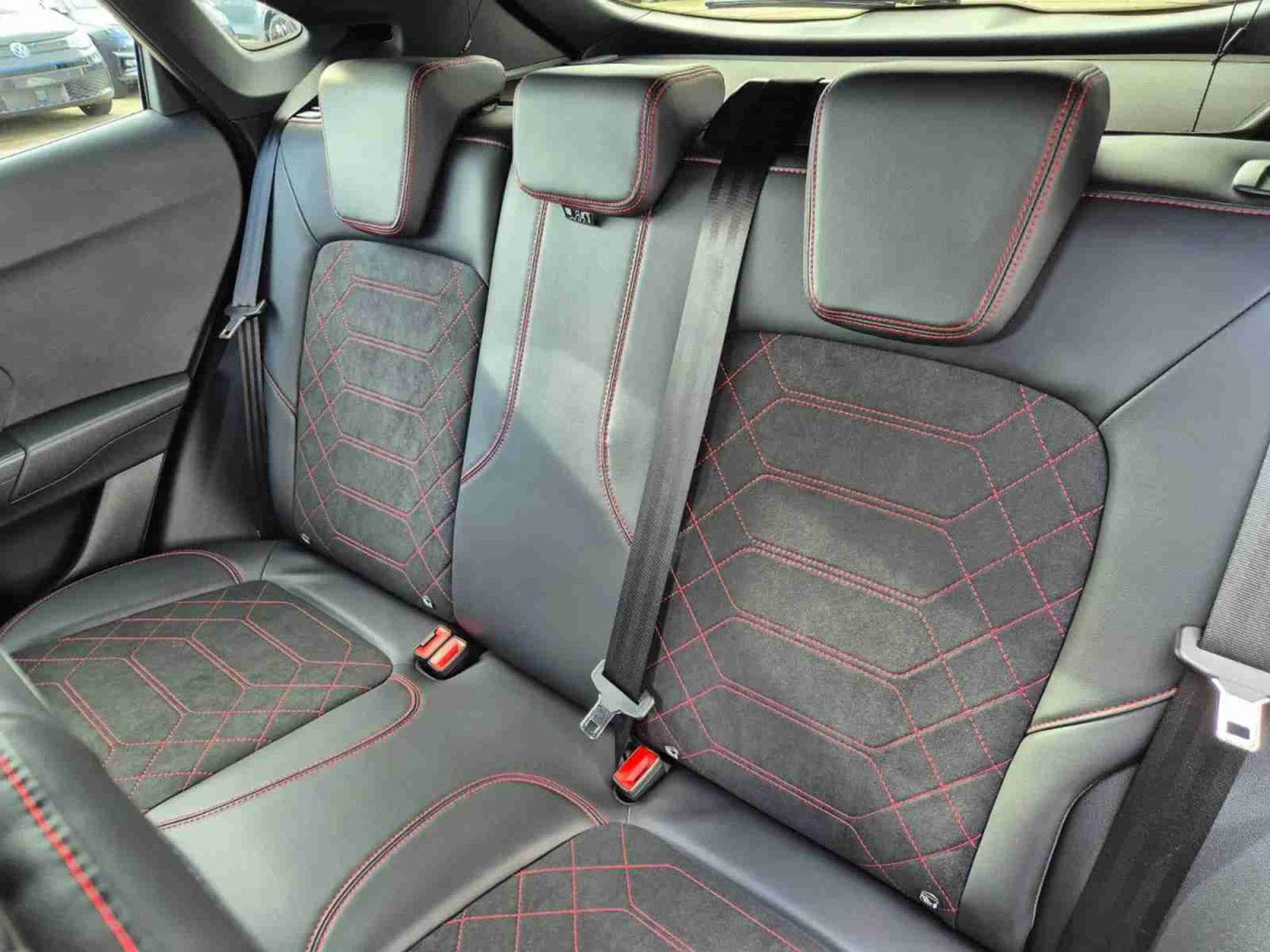 Ford Puma 1.0i Ecoboost 125 AT ST-Line X (2025) - Photo 9