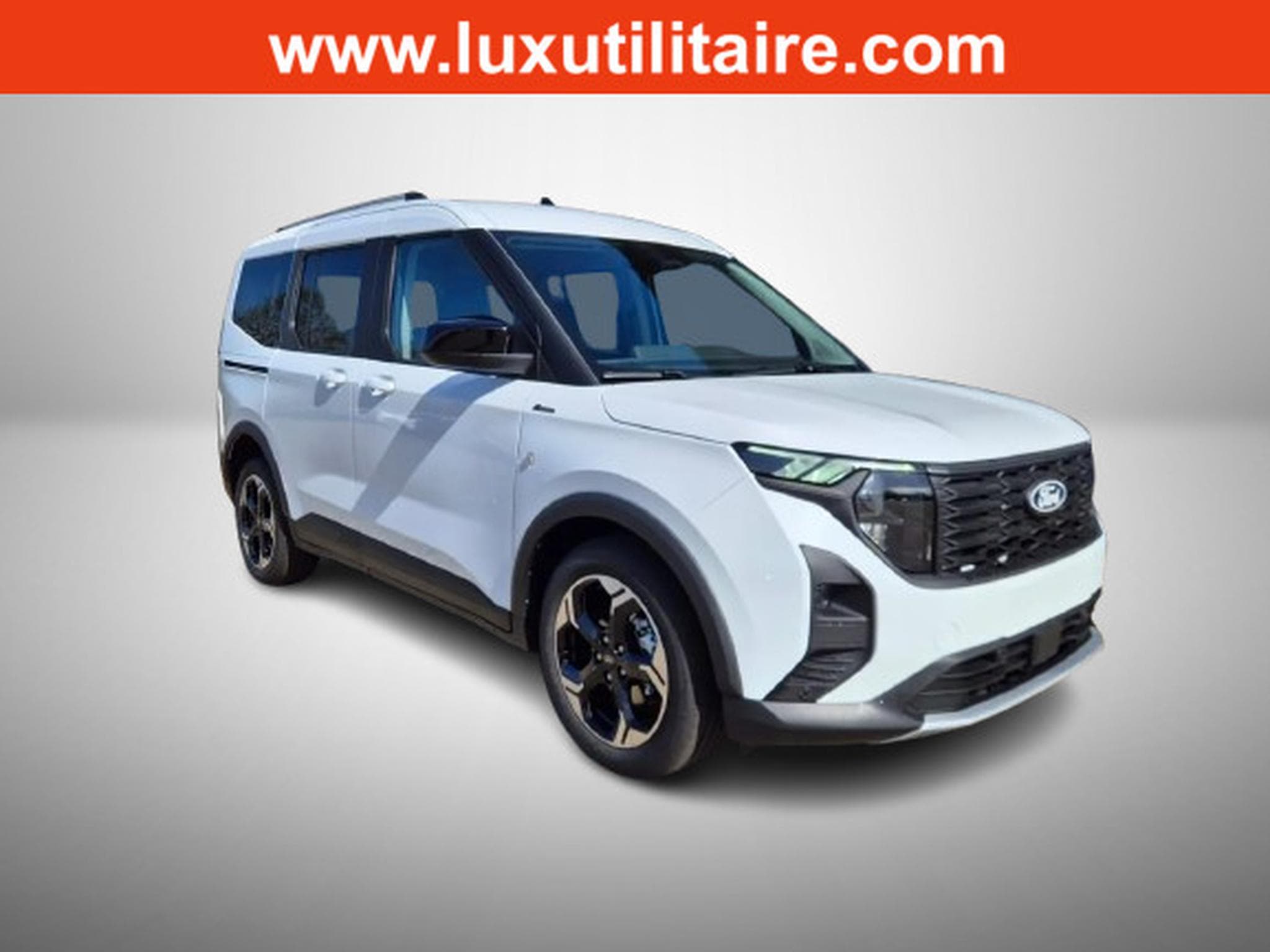 Ford Tourneo 1.0i Ecoboost 125 Active (2026) - Photo 1