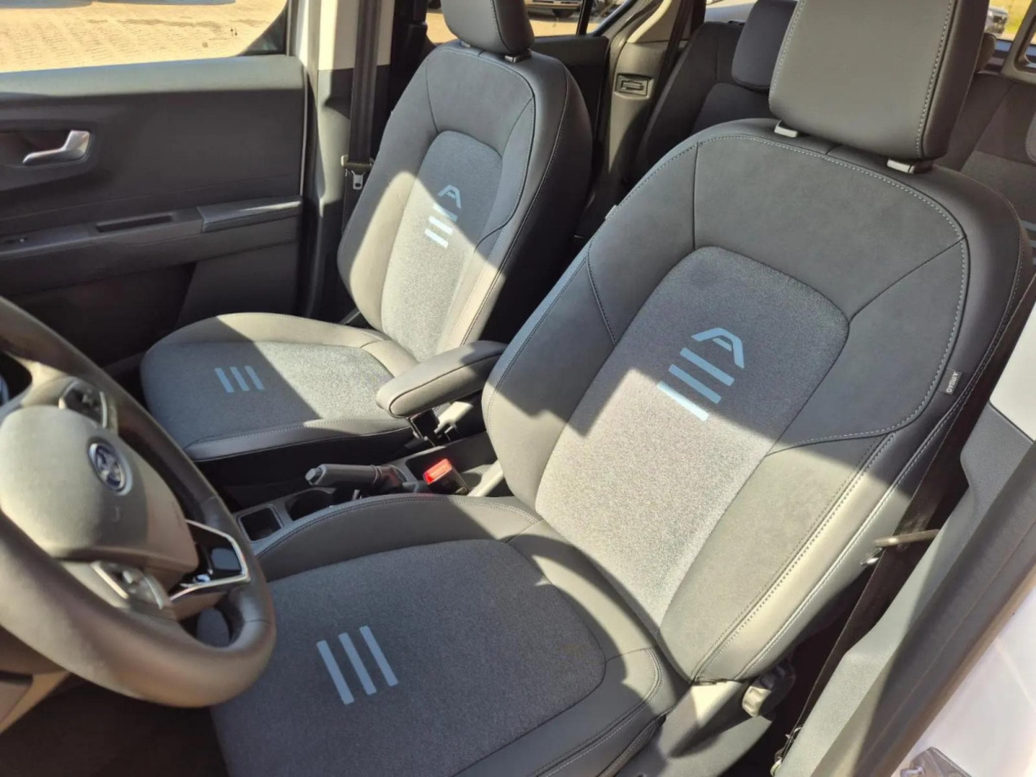 Ford Tourneo 1.0i Ecoboost 125 Active (2026) - Photo 9