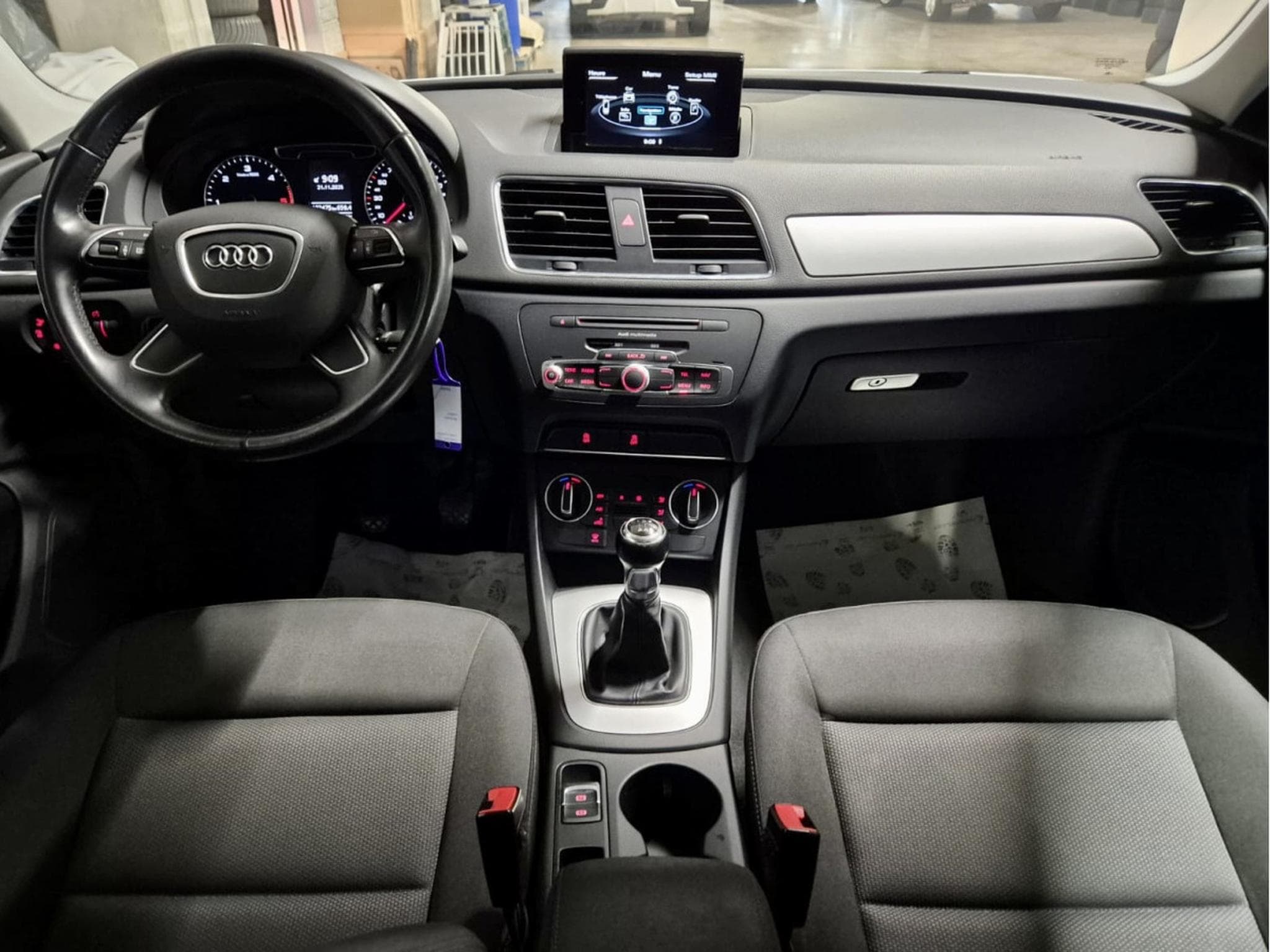 Audi Q3 2.0 TDI 150 BI-XENON NAVI (2015) - Foto 7