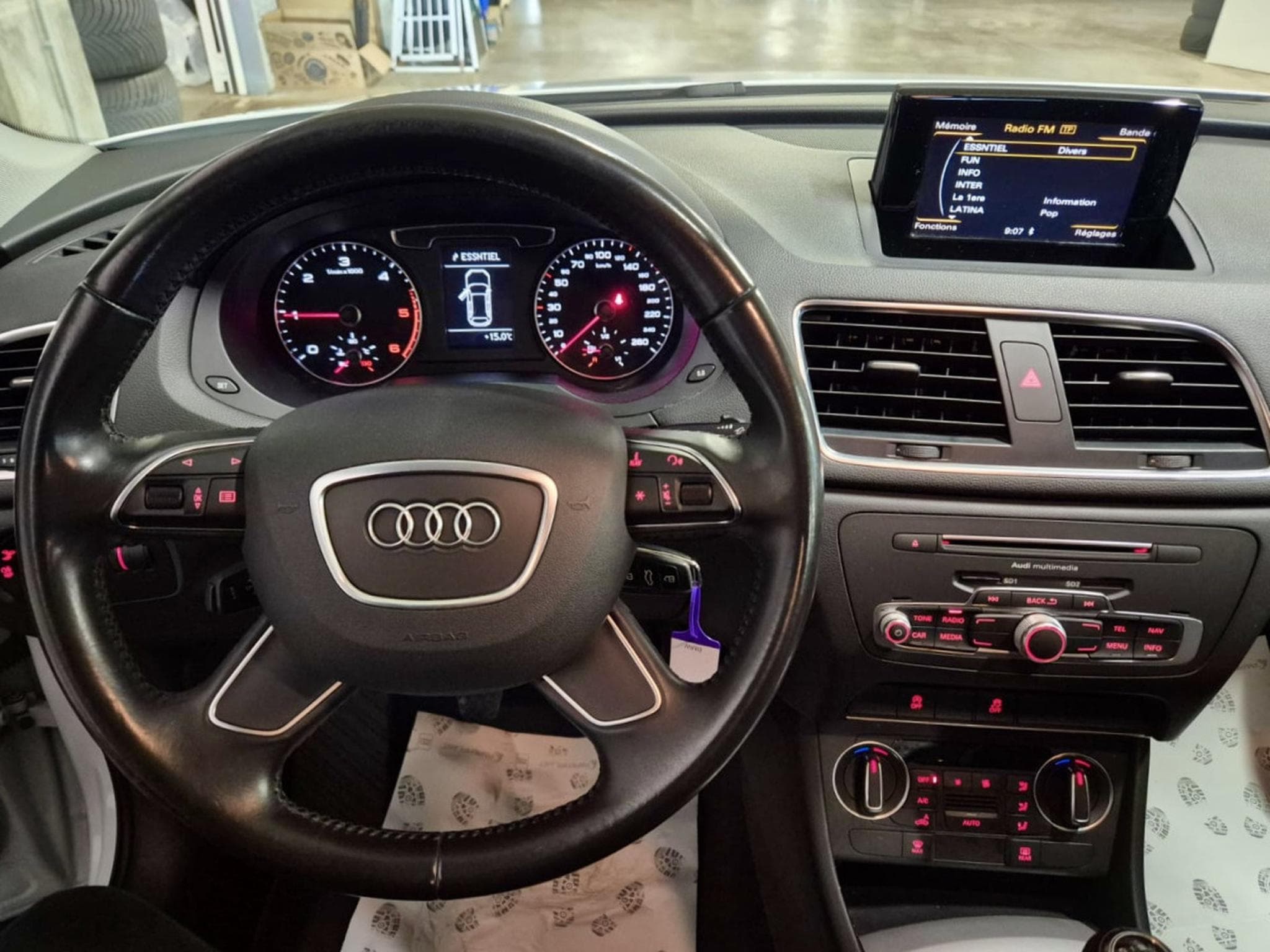 Audi Q3 2.0 TDI 150 BI-XENON NAVI (2015) - Foto 8