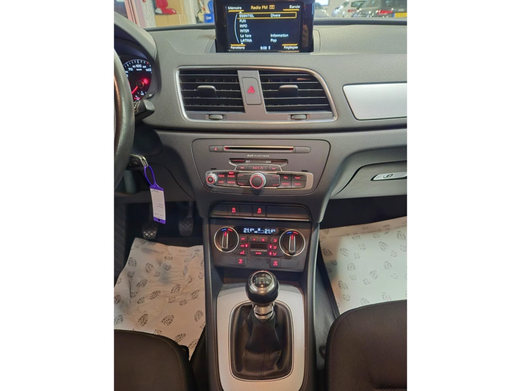 Audi Q3 2.0 TDI 150 BI-XENON NAVI (2015) - Foto 9