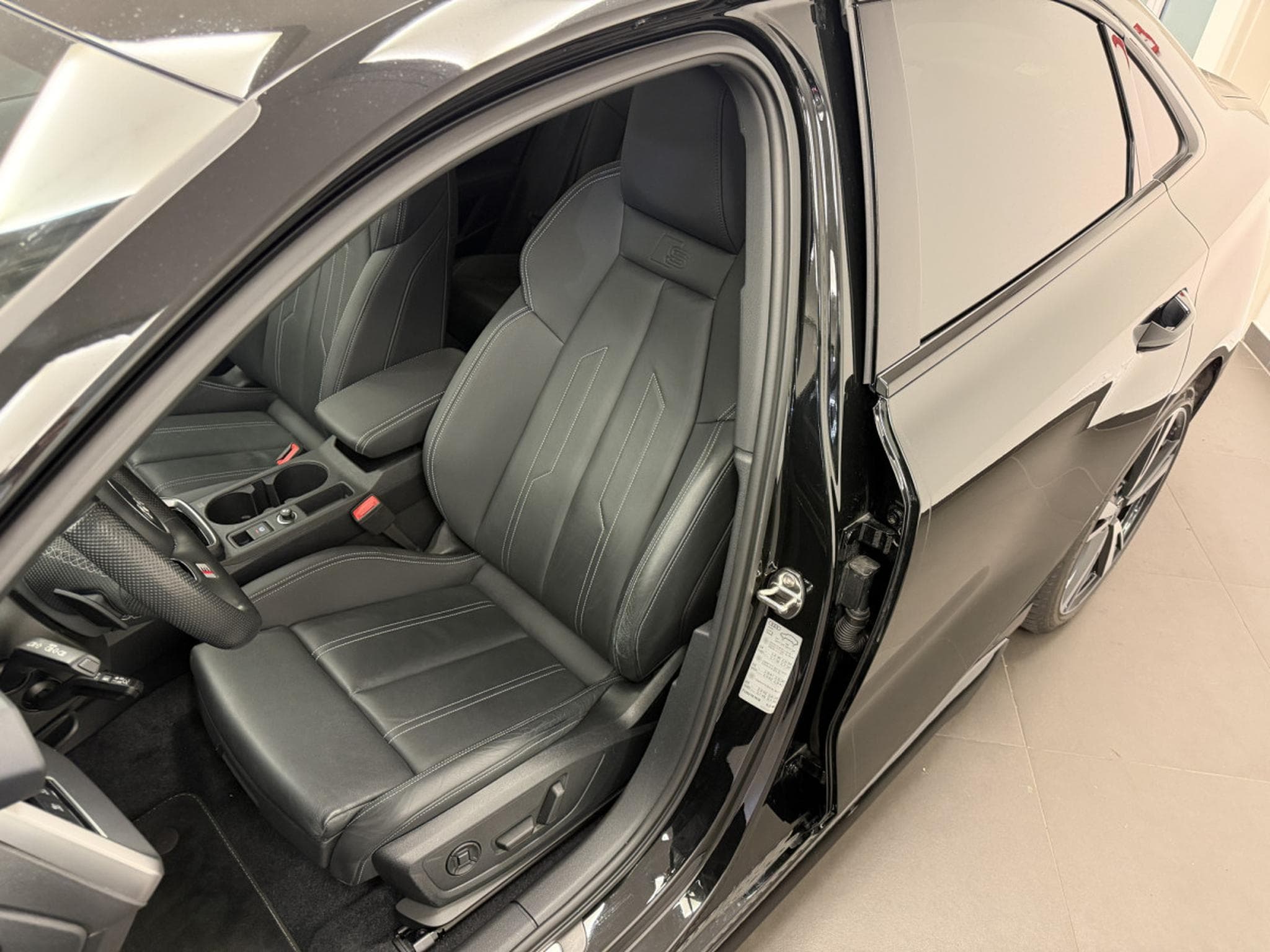 Audi A3 Berline S line 40 TFSI quattro 190 CV / 140 kW S tronic (2023) - Foto 2