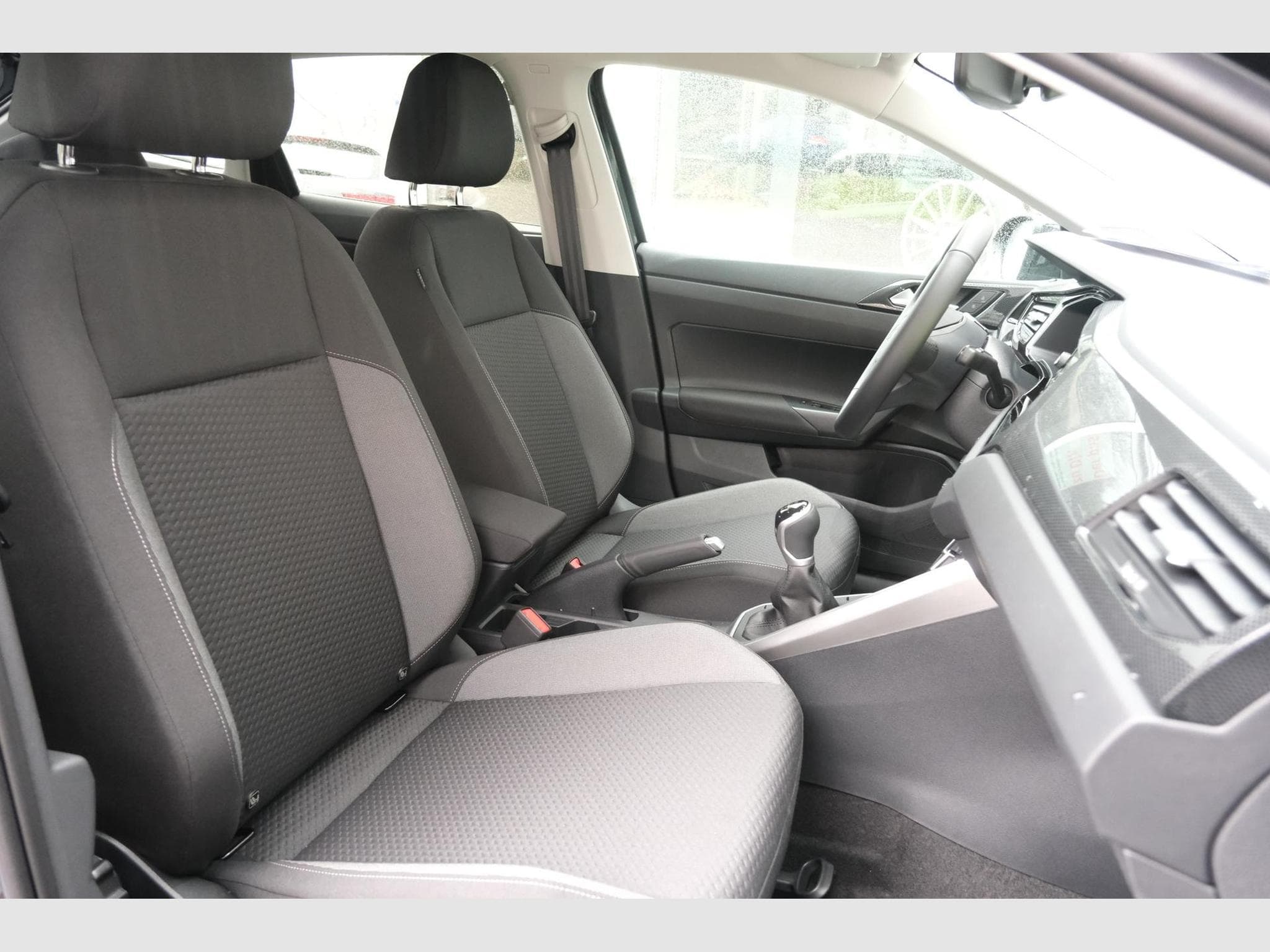 VW Taigo 1.0 TSI Life (2025) - Photo 23