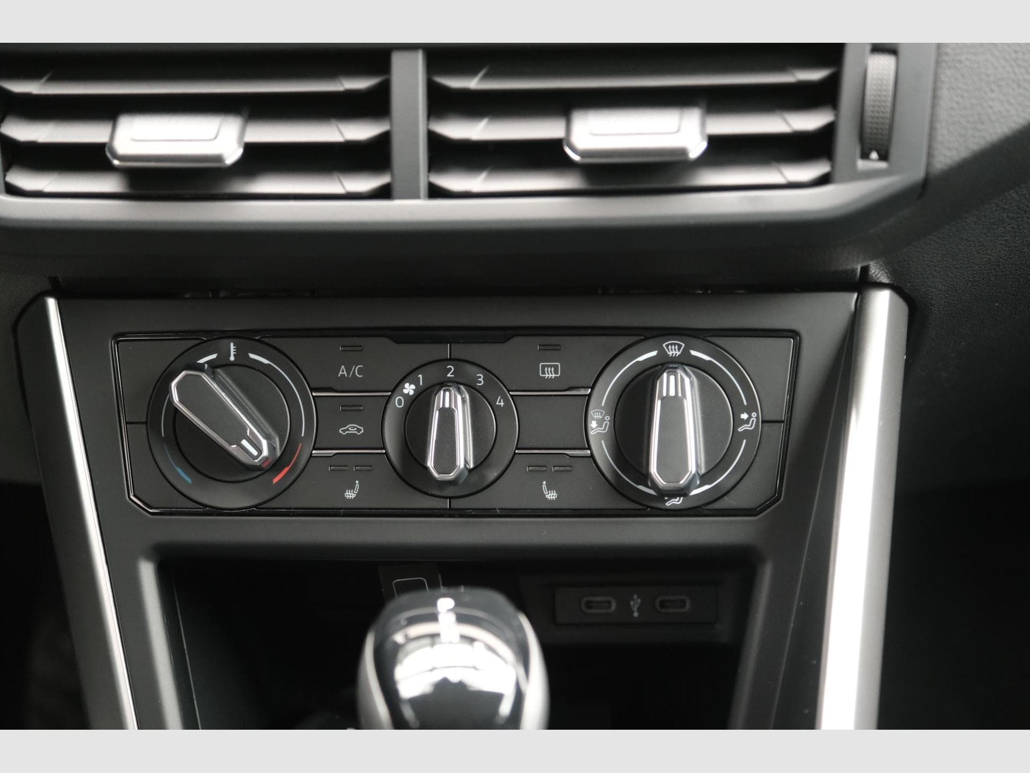 VW Taigo 1.0 TSI DSG (2025) - Photo 25