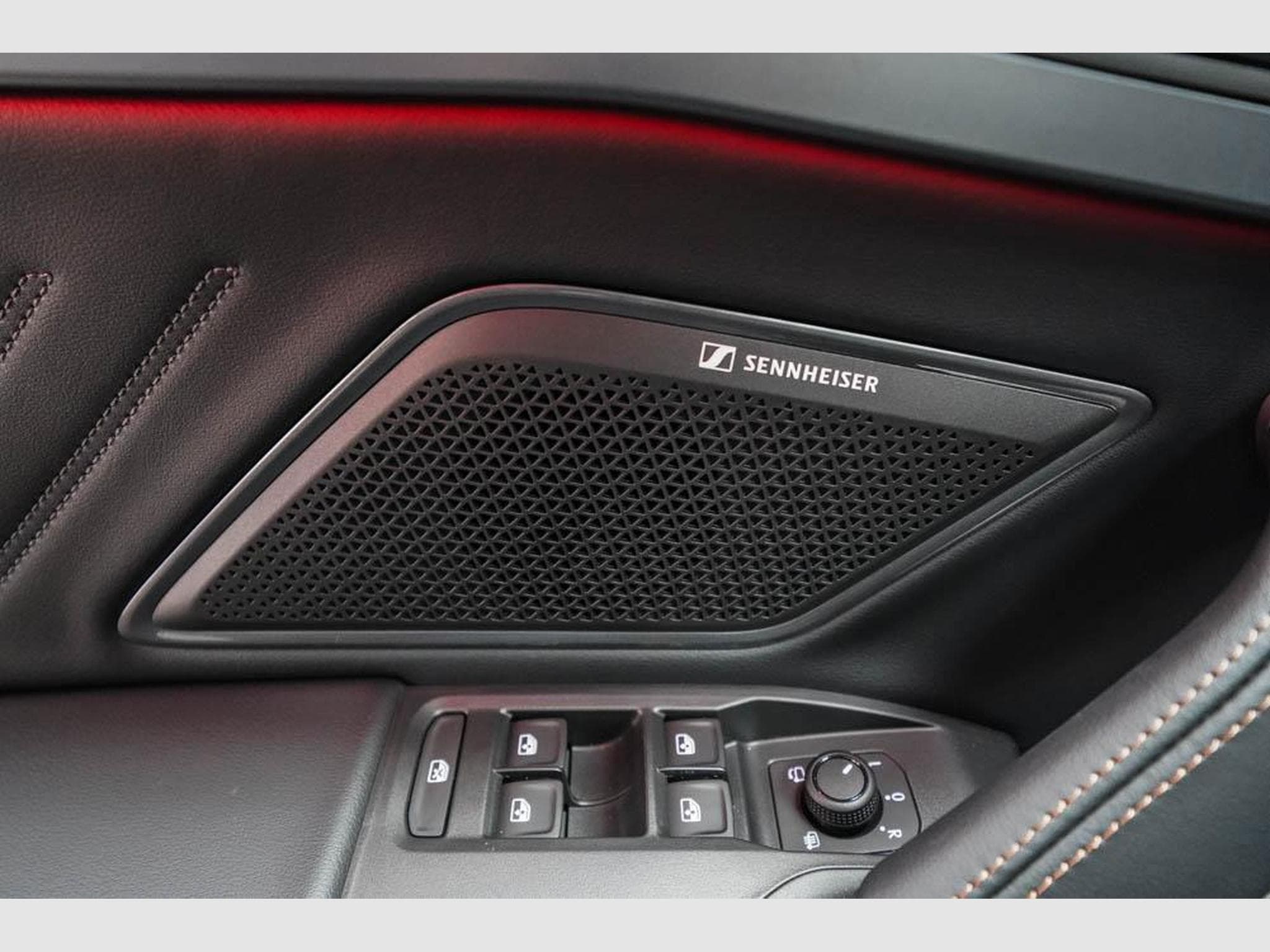 Cupra Formentor 1,5 eTSI DSG (2026) - Photo 23