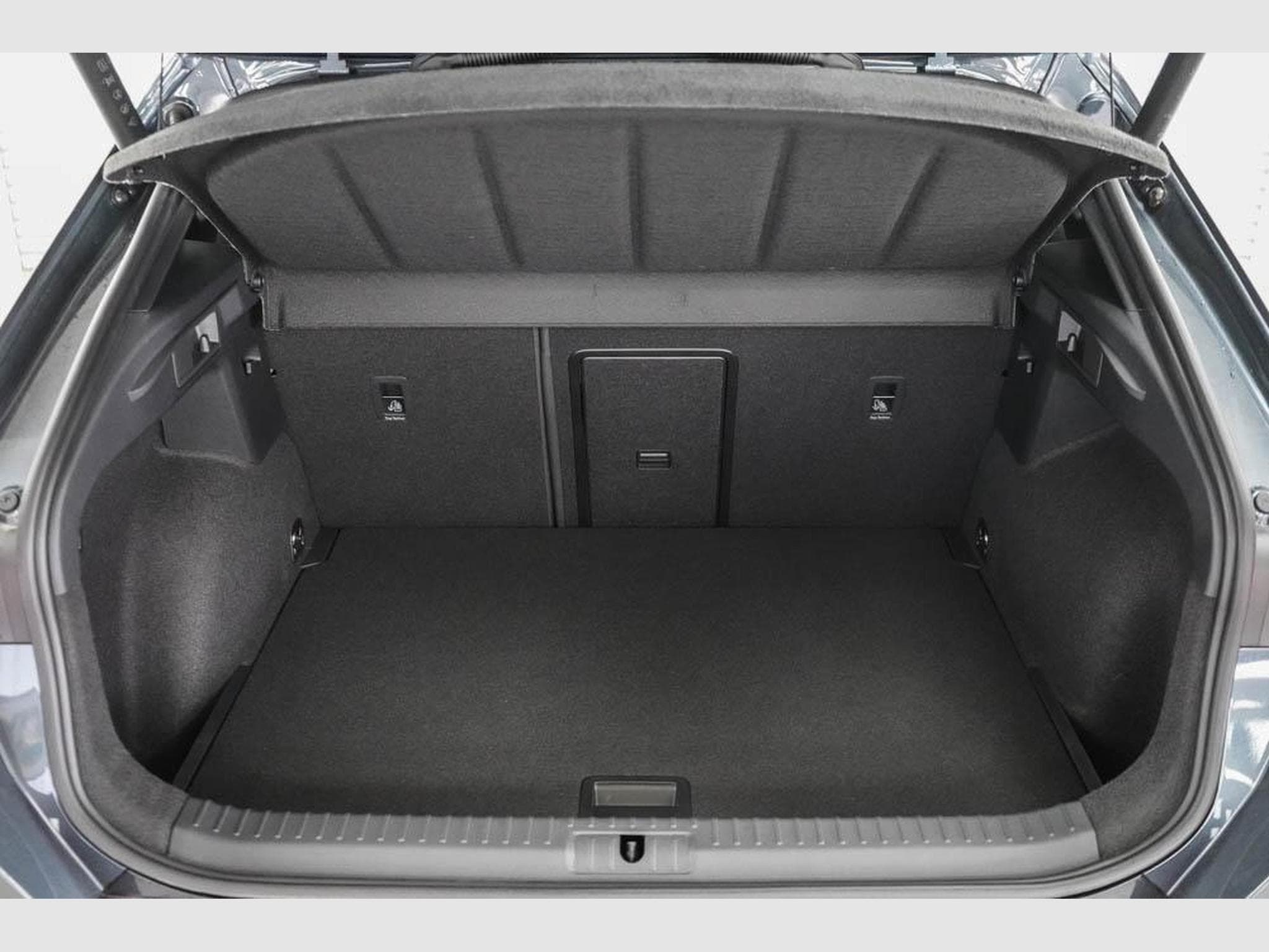 Cupra Formentor 1,5 eTSI DSG (2026) - Photo 18