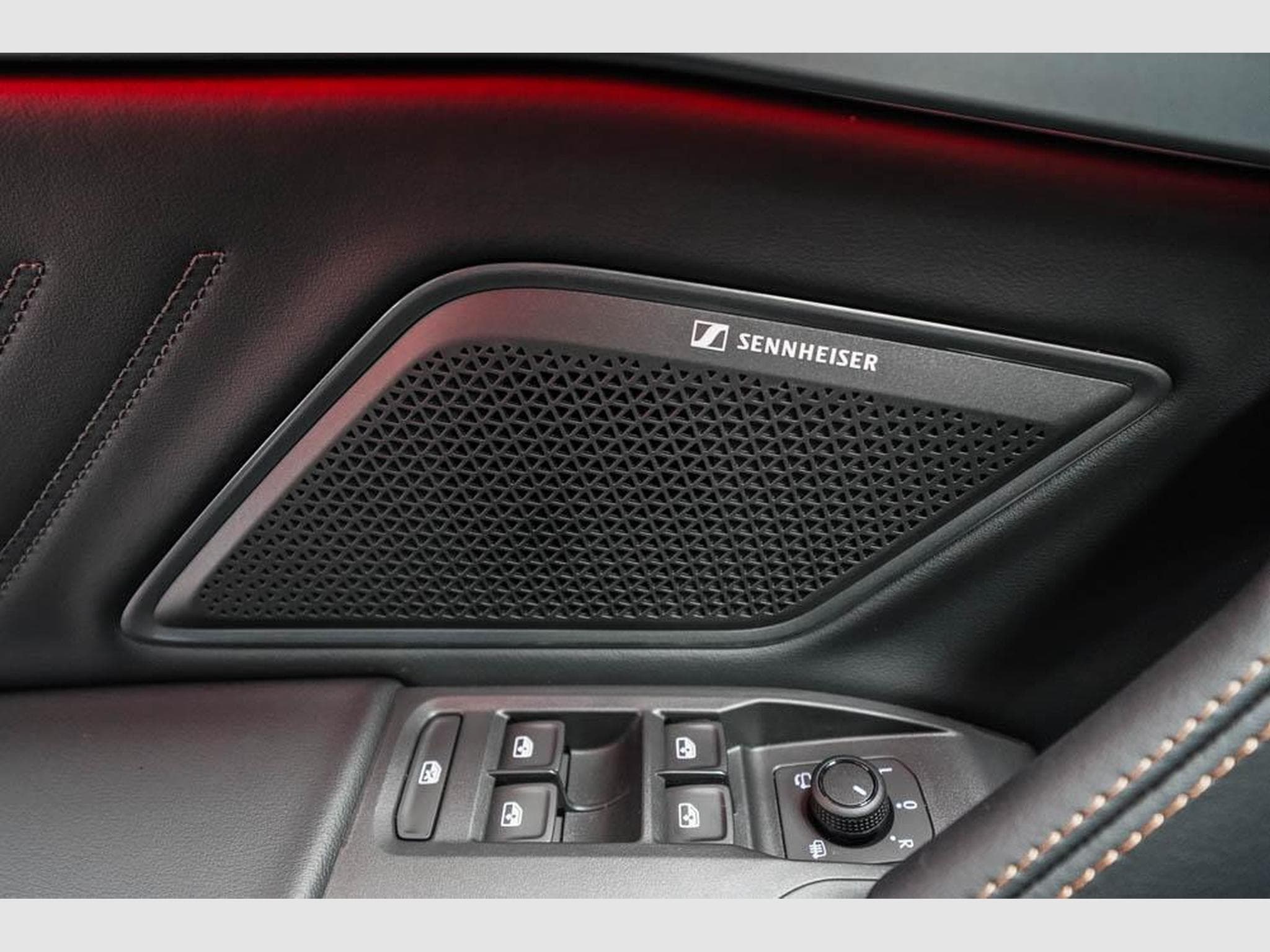 Cupra Formentor 1,5 eTSI DSG (2026) - Photo 23