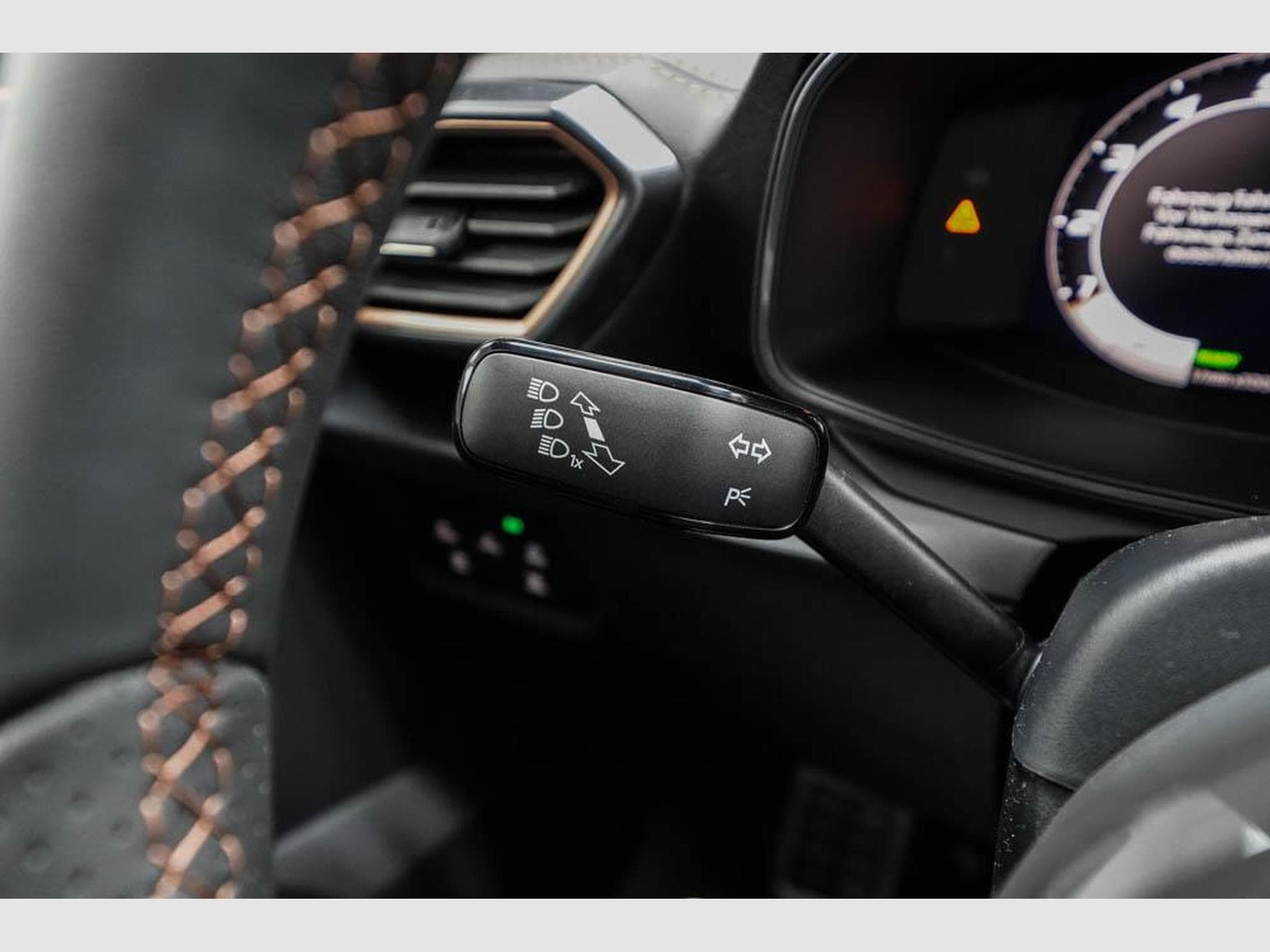 Cupra Formentor 1,5 eTSI DSG (2026) - Photo 10