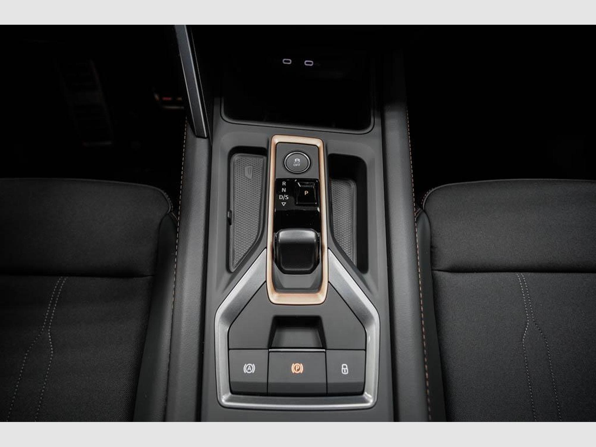 Cupra Formentor 1,5 eTSI DSG (2026) - Photo 12