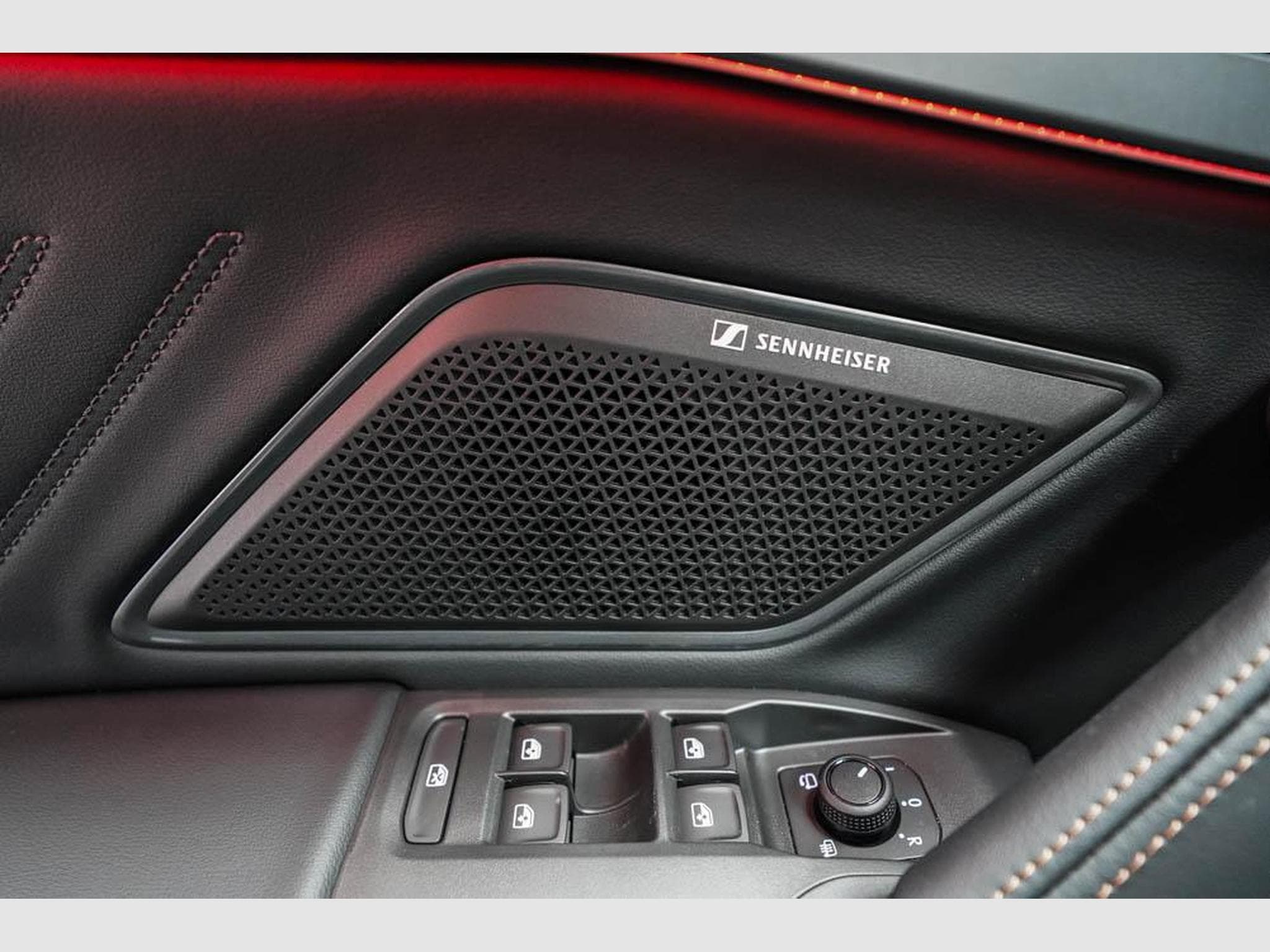 Cupra Formentor 1,5 eTSI DSG (2026) - Photo 23