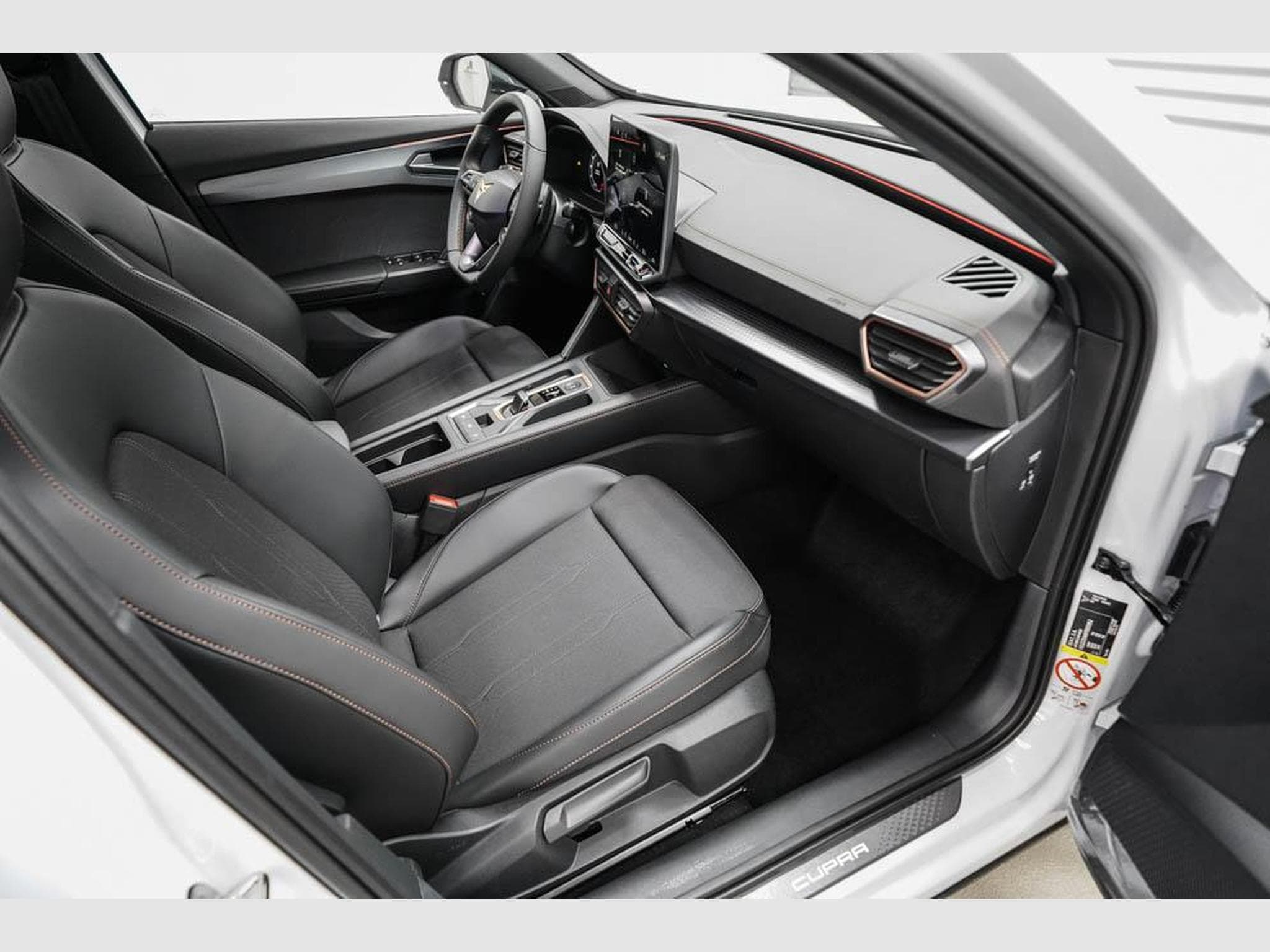 Cupra Formentor 1,5 eTSI DSG (2026) - Foto 21