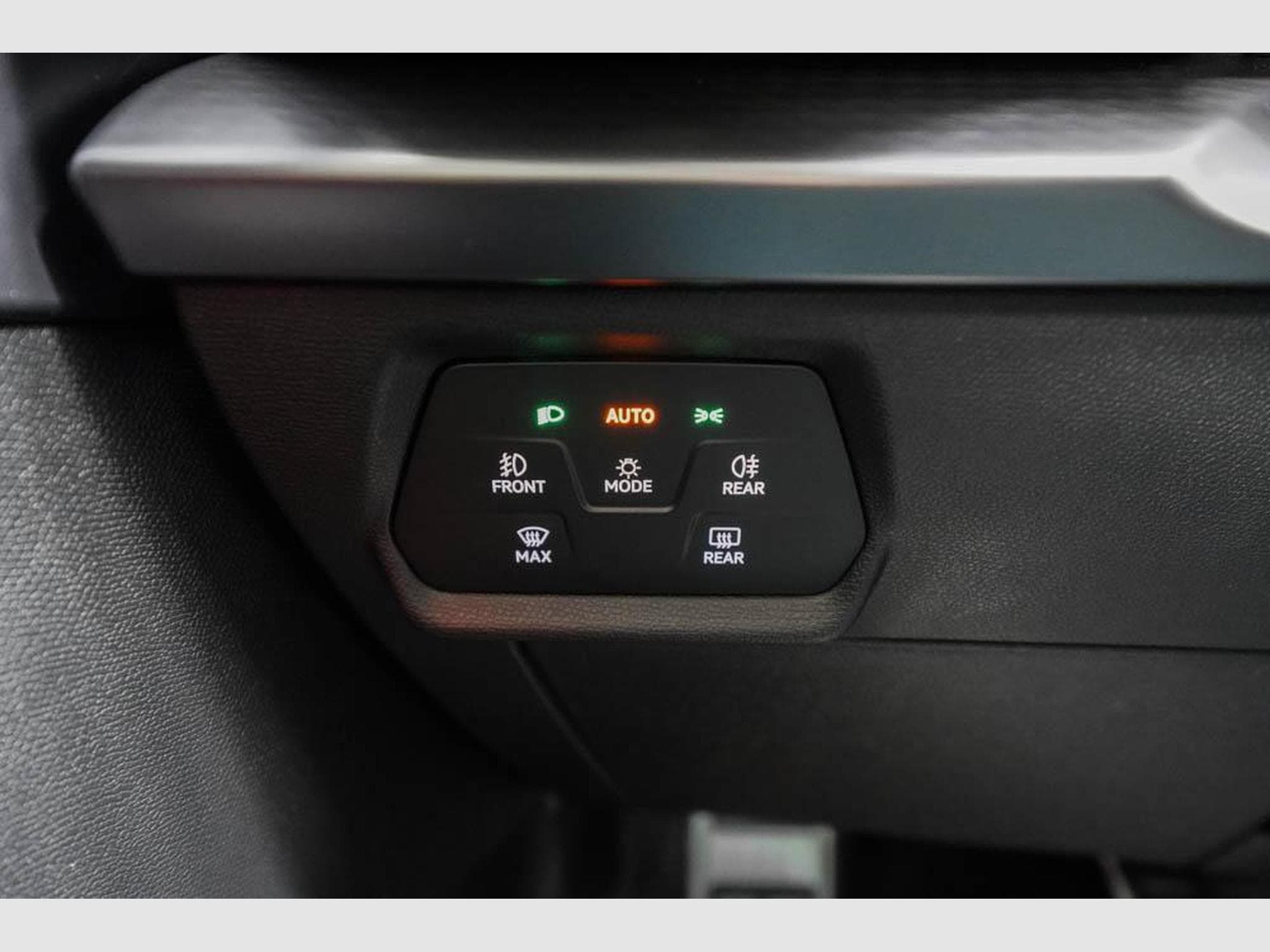 Cupra Formentor 1,5 eTSI DSG (2026) - Foto 11