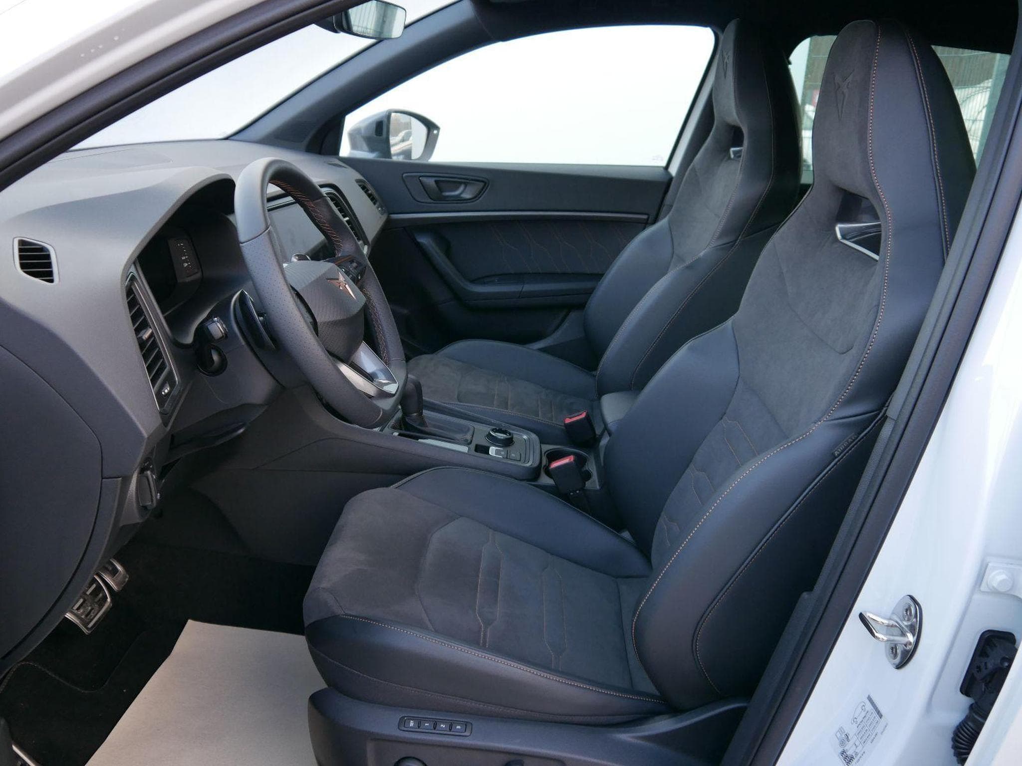 Cupra Ateca 2,0 TSI DSG (2025) - Foto 9