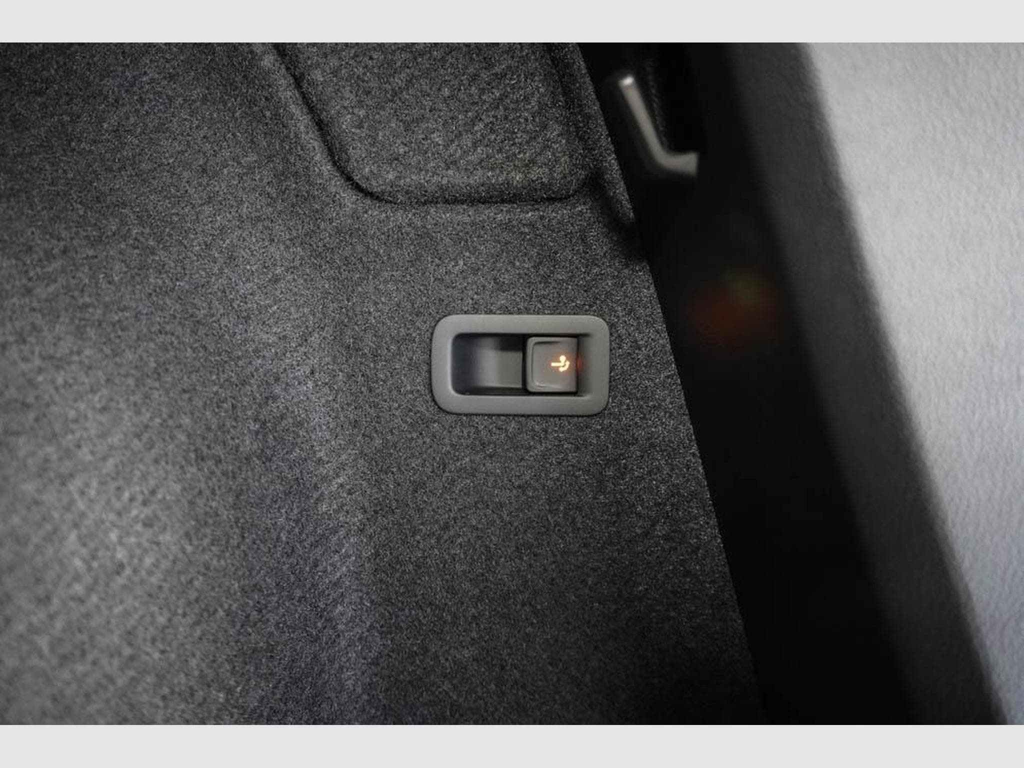 Cupra Ateca 2,0 TSI DSG (2025) - Photo 18