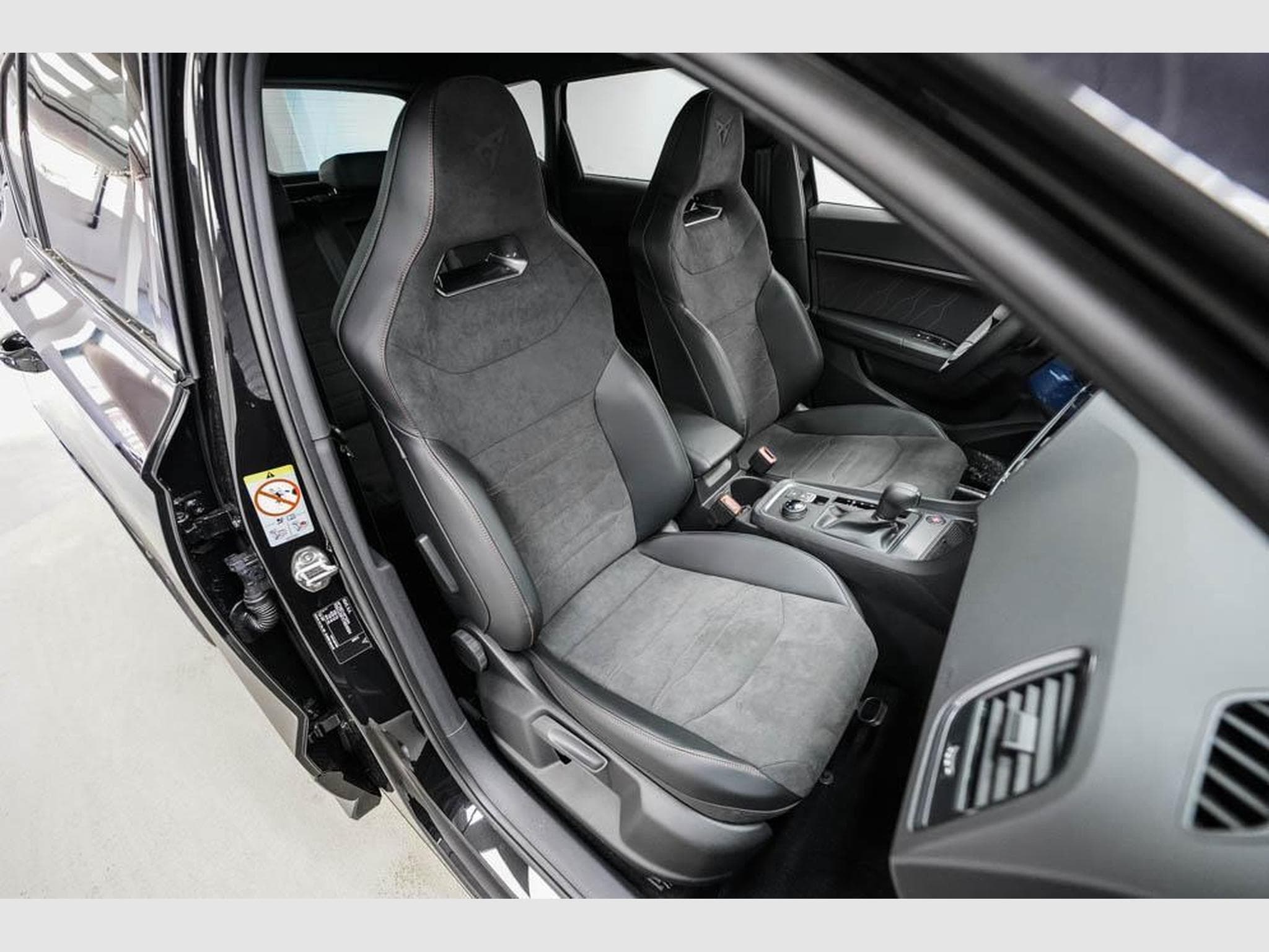 Cupra Ateca 2,0 TSI DSG (2025) - Photo 21