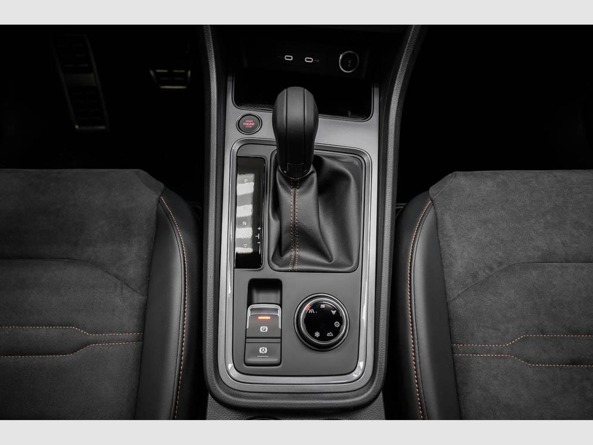 Cupra Ateca 2,0 TSI DSG (2025) - Photo 11