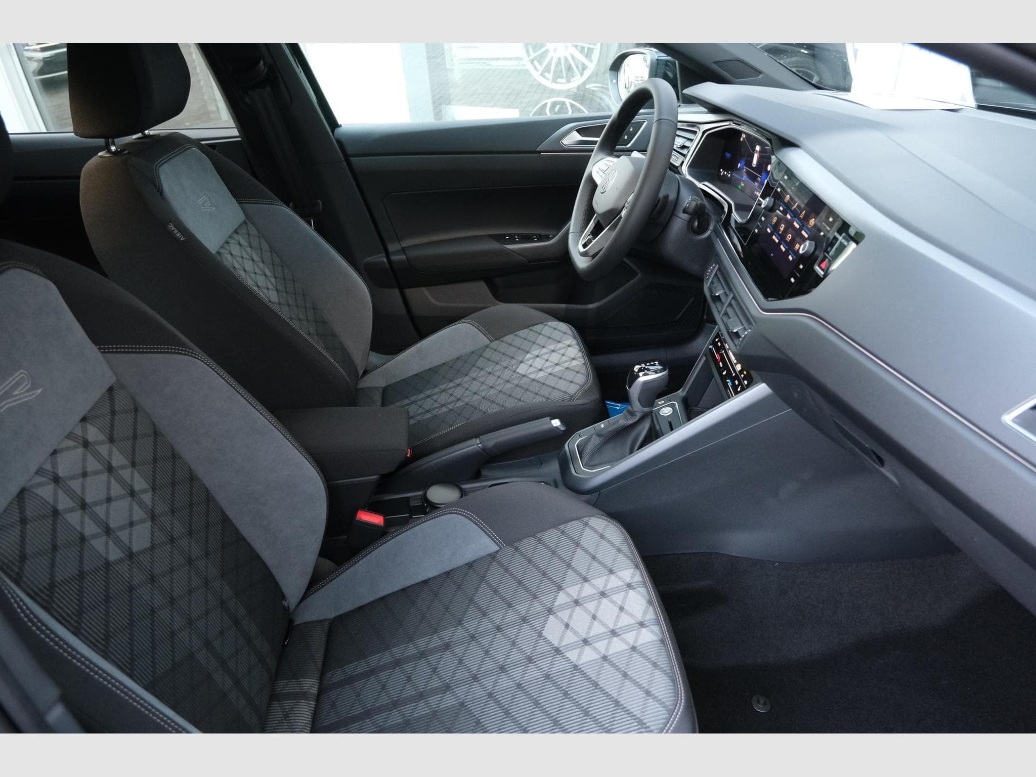 VW Taigo 1.5 TSI DSG (2026) - Photo 23