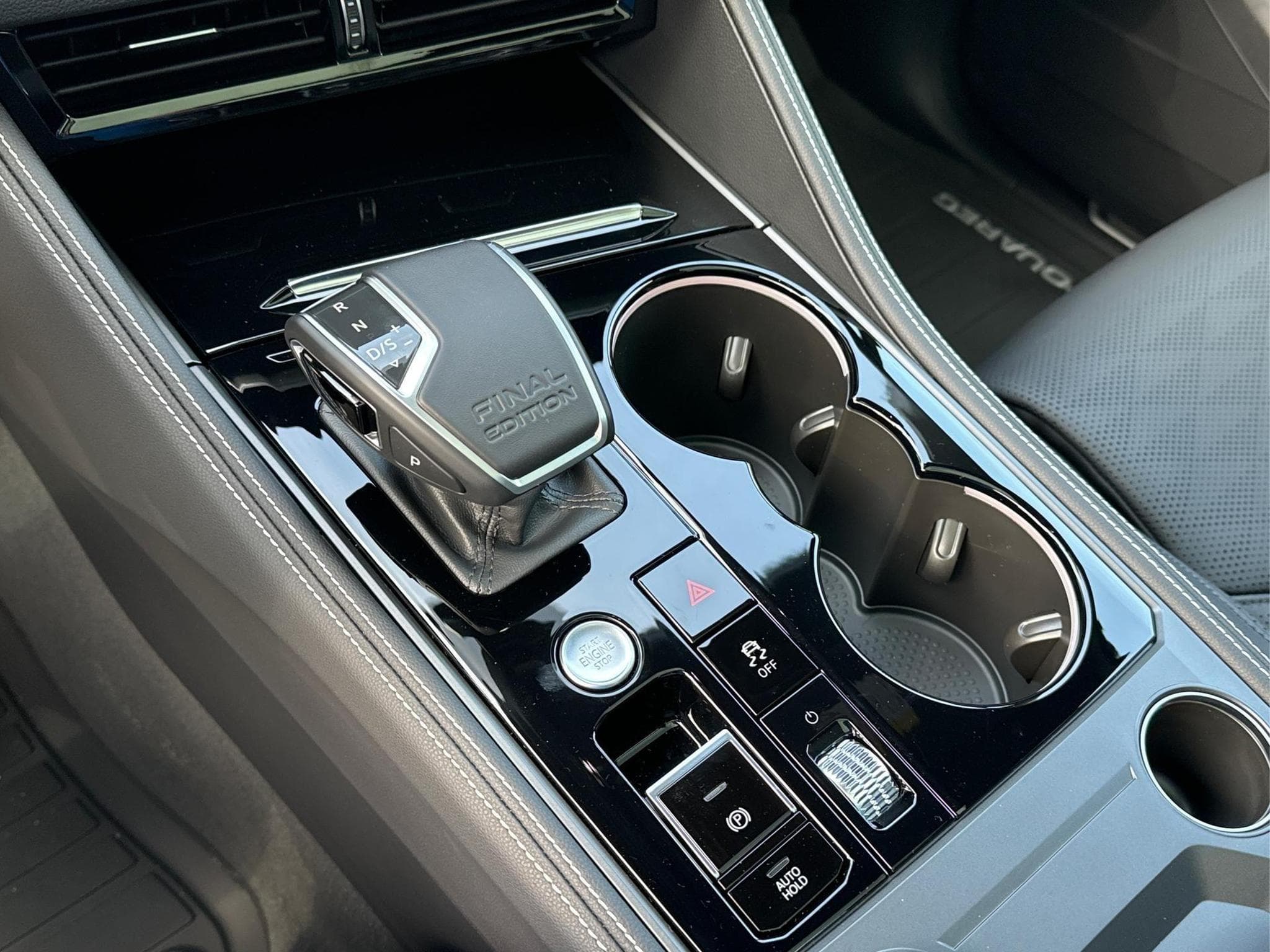 VW Touareg R FINAL EDITION (2026) - Photo 23