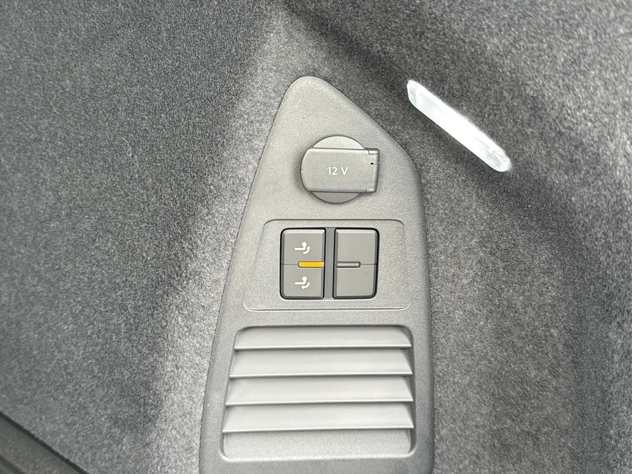 VW Touareg R FINAL EDITION (2026) - Photo 13