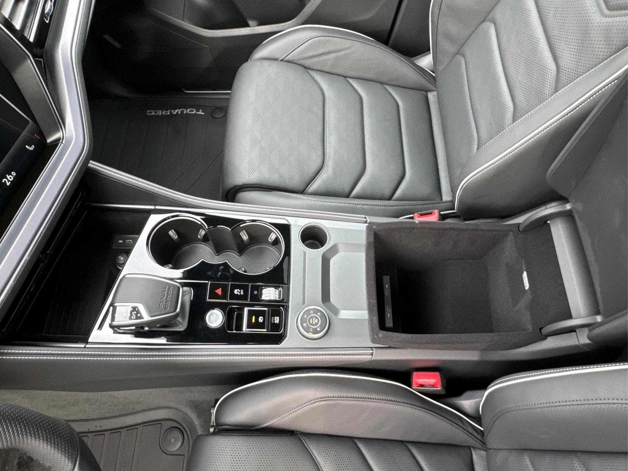 VW Touareg R FINAL EDITION (2026) - Photo 15