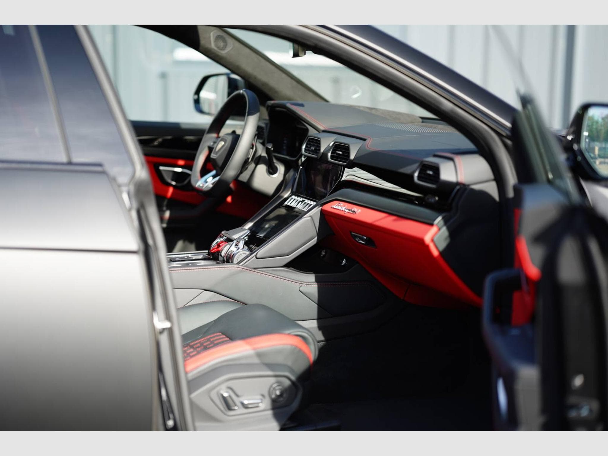 Lamborghini  Urus S V8 4.0L 666CH – Configuration exceptionnelle noir mat – 1è (2025) - Photo 6