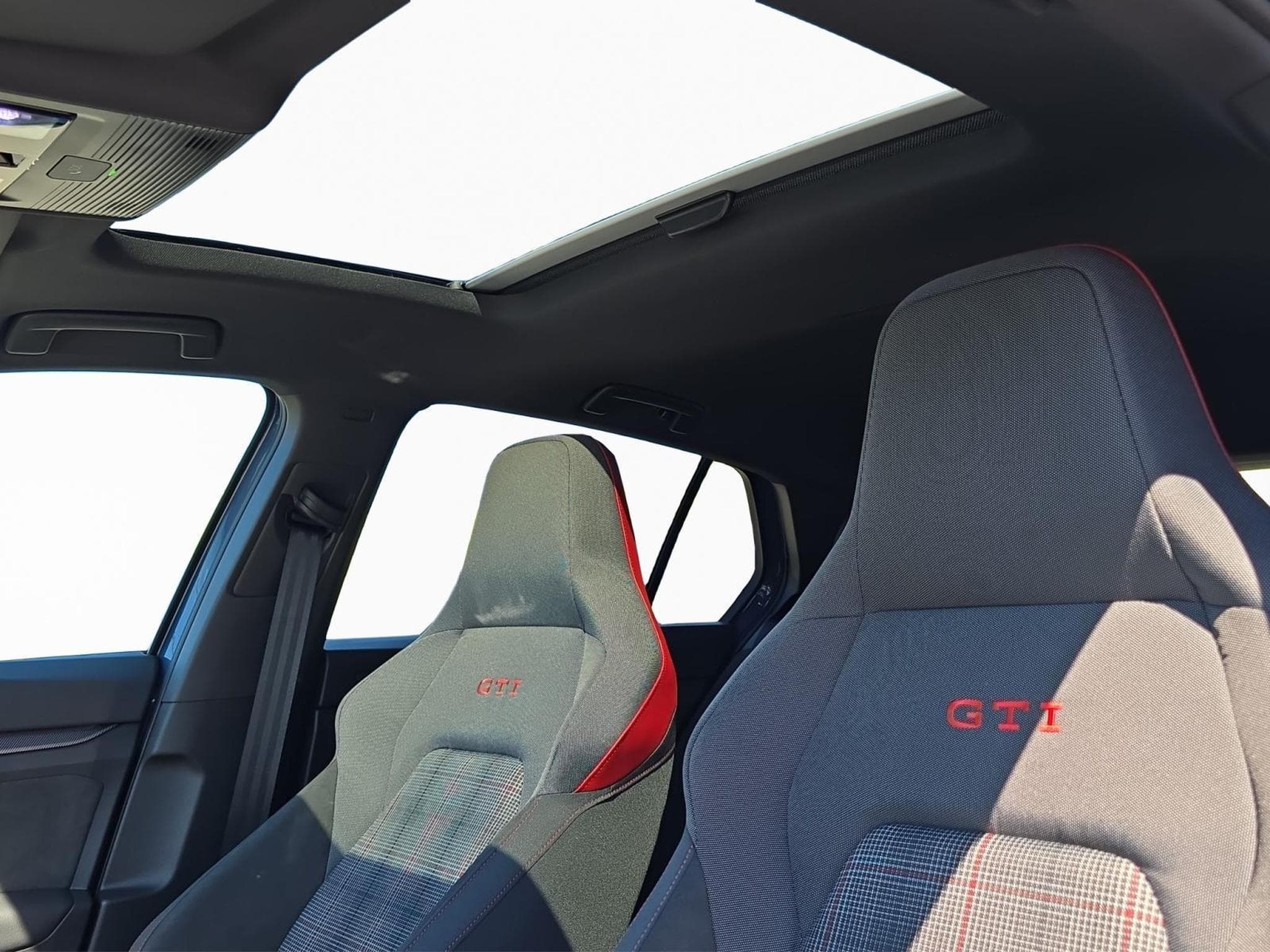 VW Golf GTI (2026) - Photo 15