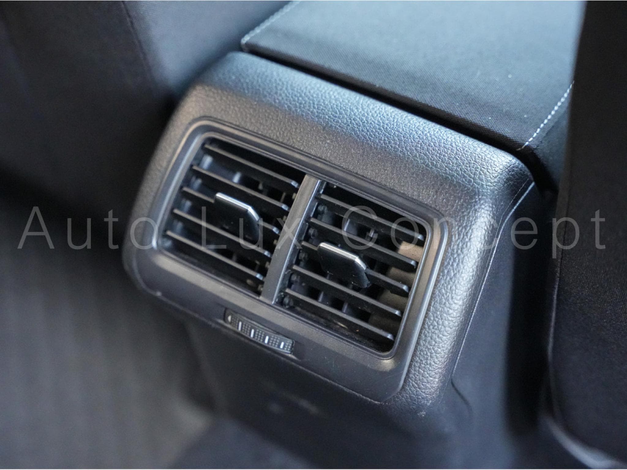 VW Golf 1.4 TSI 140 ch DSG 7 (2013) - Photo 23