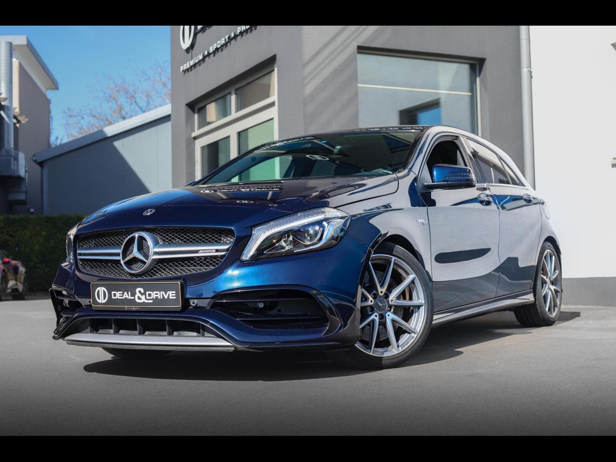 Mercedes A 45 AMG 4MATIC – CAVANSITBLAU METALLIC (2017) - Photo 1