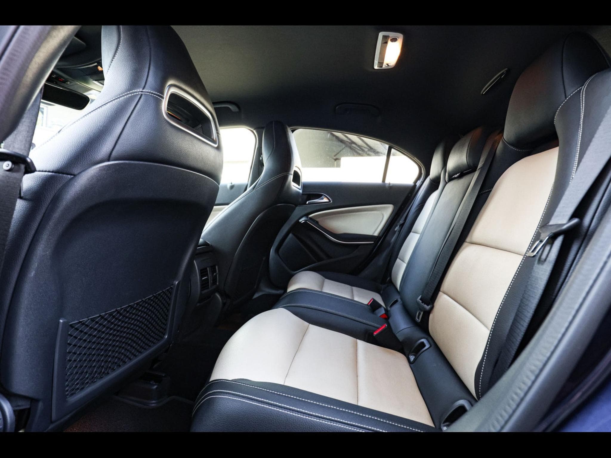 Mercedes A 45 AMG 4MATIC – CAVANSITBLAU METALLIC (2017) - Photo 14