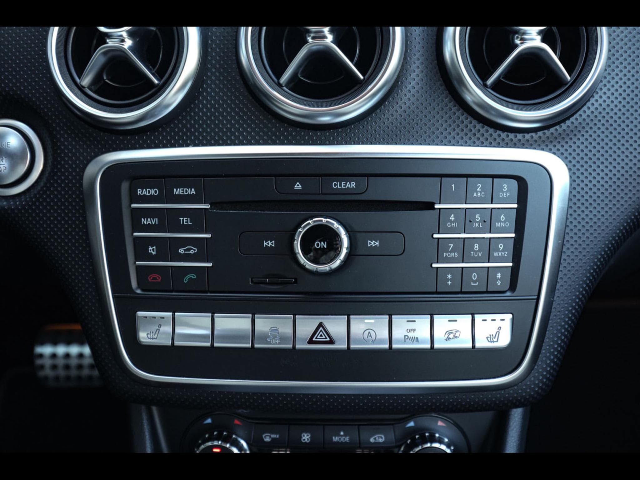 Mercedes A 45 AMG 4MATIC – CAVANSITBLAU METALLIC (2017) - Photo 15