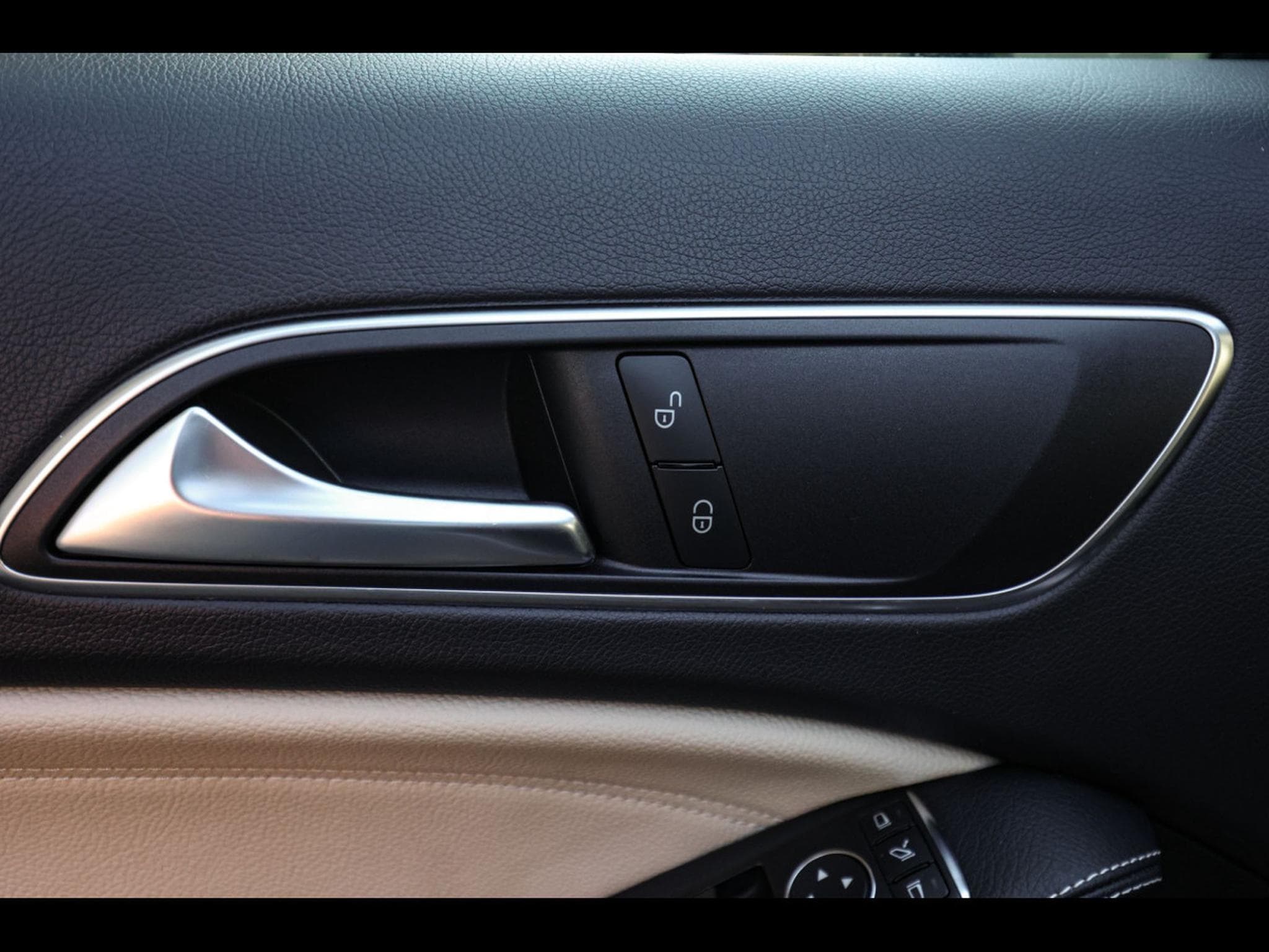 Mercedes A 45 AMG 4MATIC – CAVANSITBLAU METALLIC (2017) - Photo 22