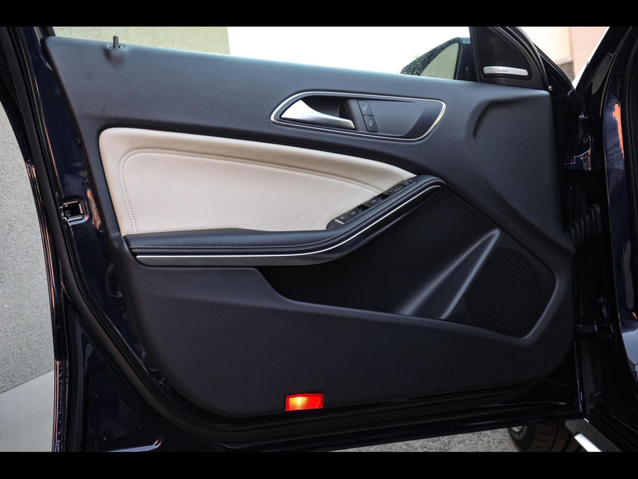 Mercedes A 45 AMG 4MATIC – CAVANSITBLAU METALLIC (2017) - Photo 9