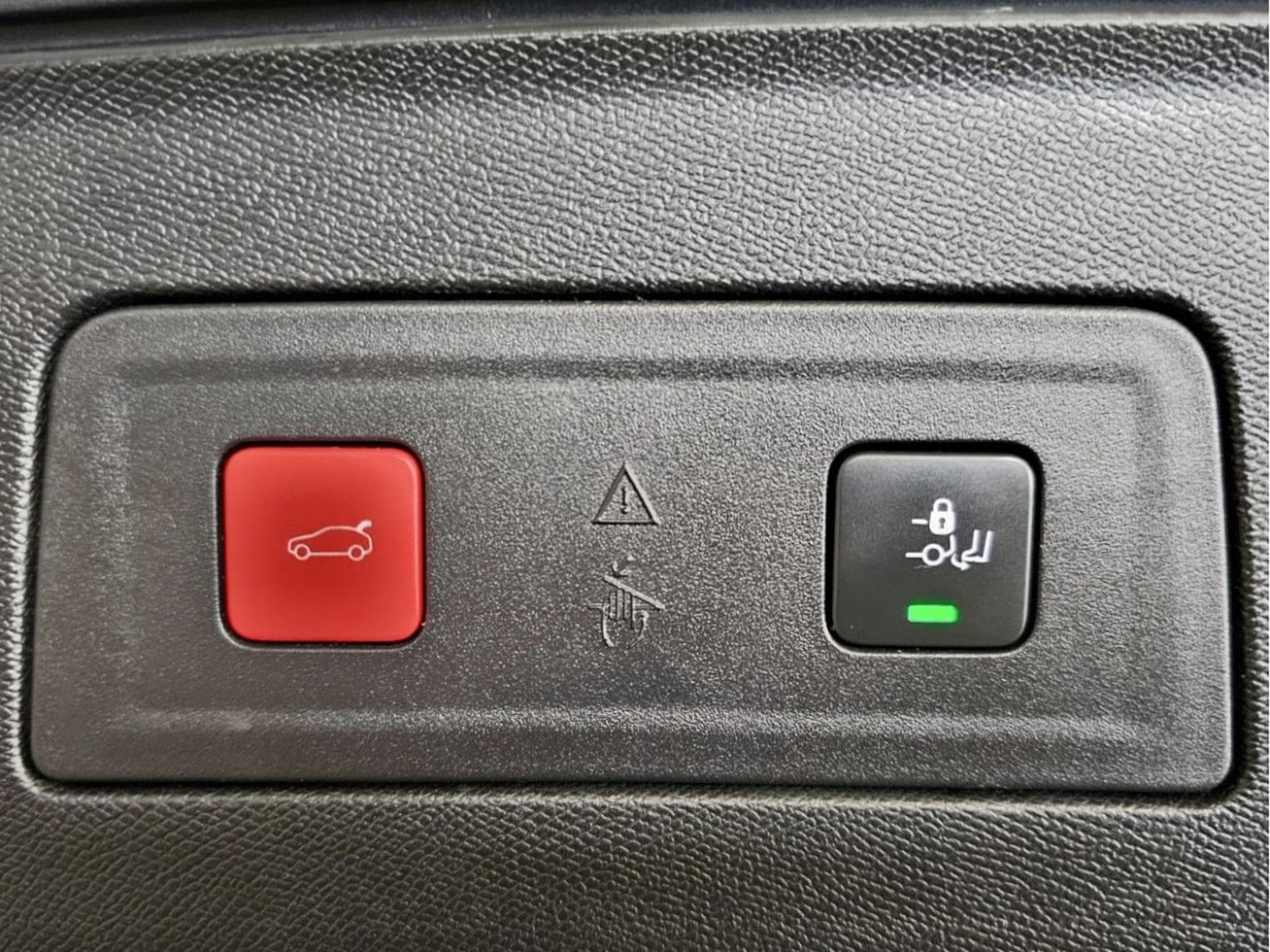 Peugeot 508 SW HYBRID 225 GT LINE FOCAL PANO CUIR NAVI (2020) - Photo 13