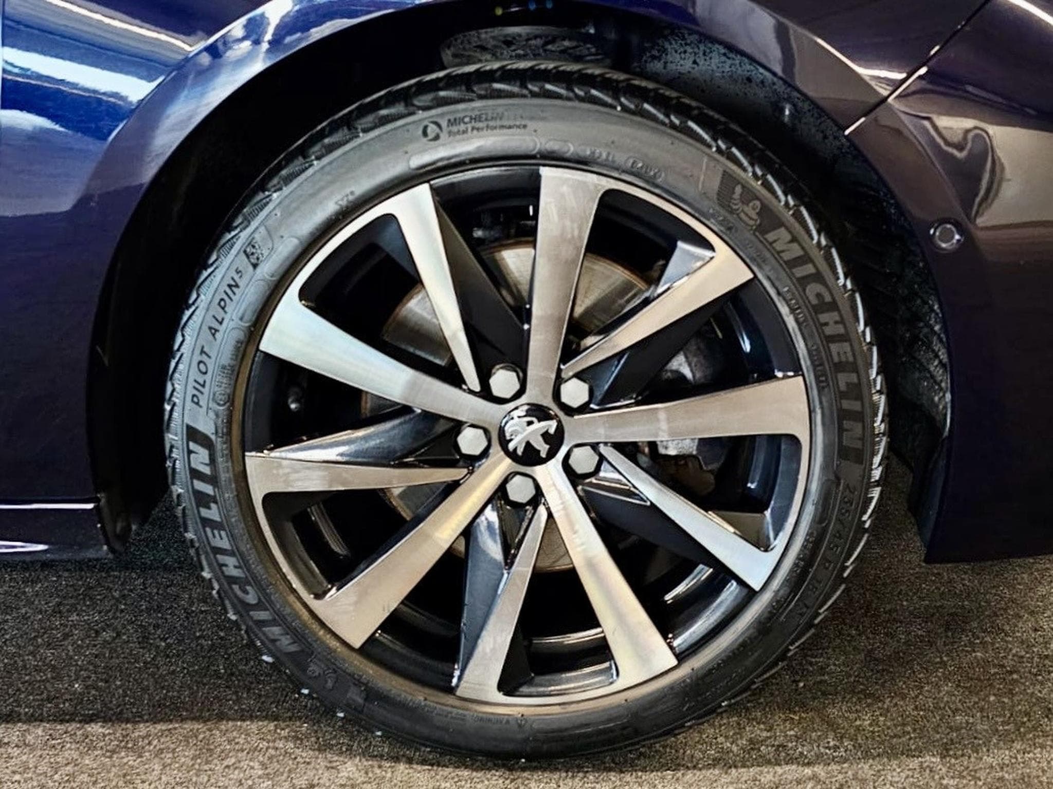 Peugeot 508 SW HYBRID 225 GT LINE FOCAL PANO CUIR NAVI (2020) - Photo 15