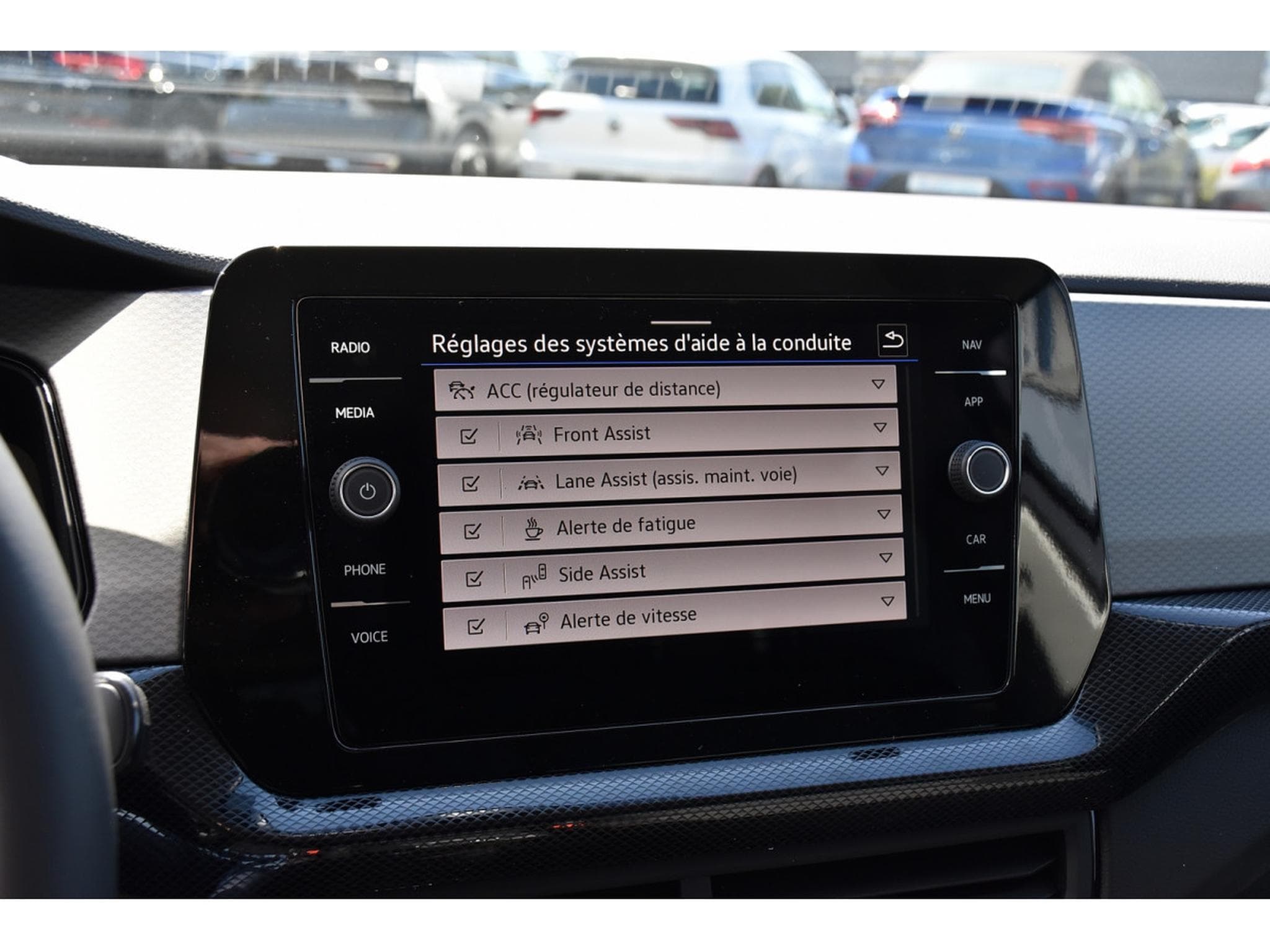 VW T-Cross 1.0 TSI Life DSG SG CHFF ACC TRAVEL SIDE CAM NEUF (2026) - Foto 14