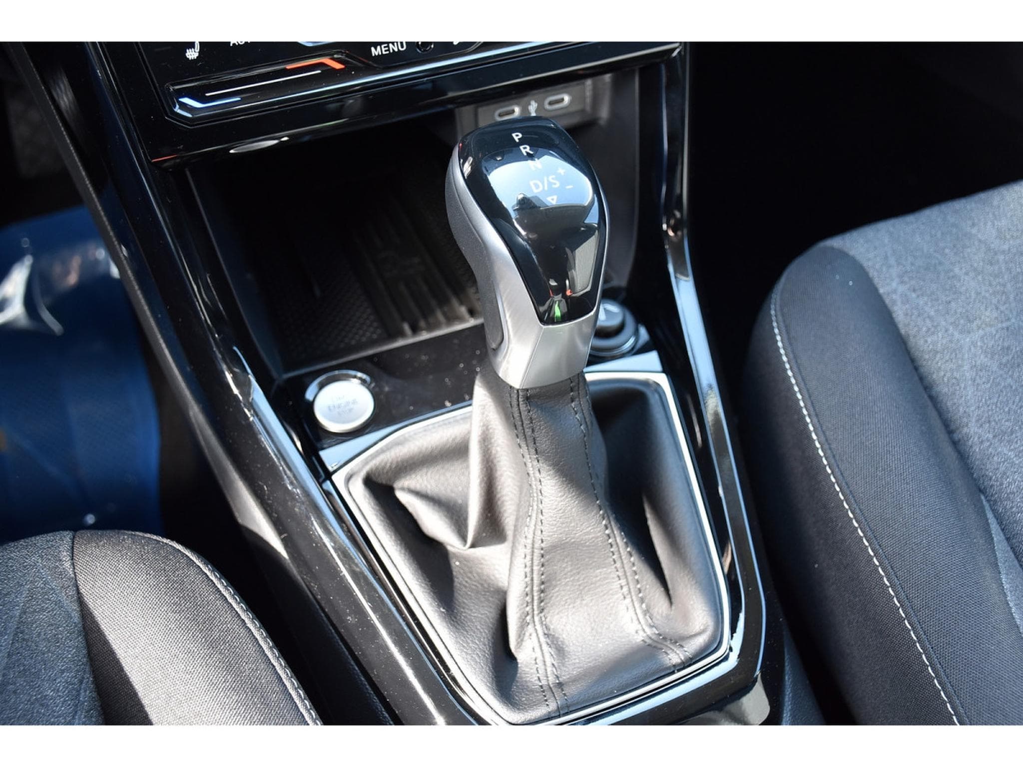 VW T-Cross 1.0 TSI Life DSG SG CHFF ACC TRAVEL SIDE CAM NEUF (2026) - Foto 20