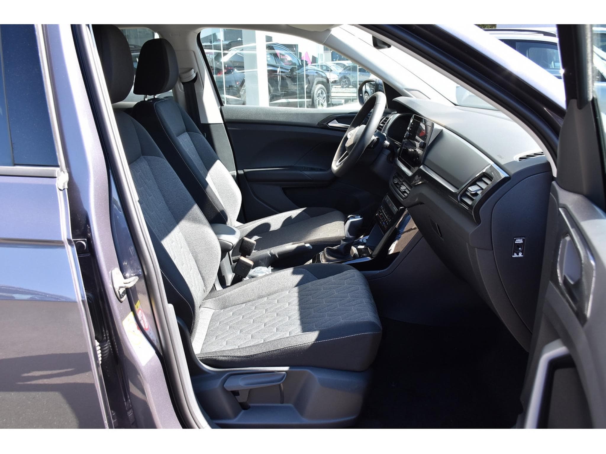 VW T-Cross 1.0 TSI Life DSG SG CHFF ACC TRAVEL SIDE CAM NEUF (2026) - Foto 7