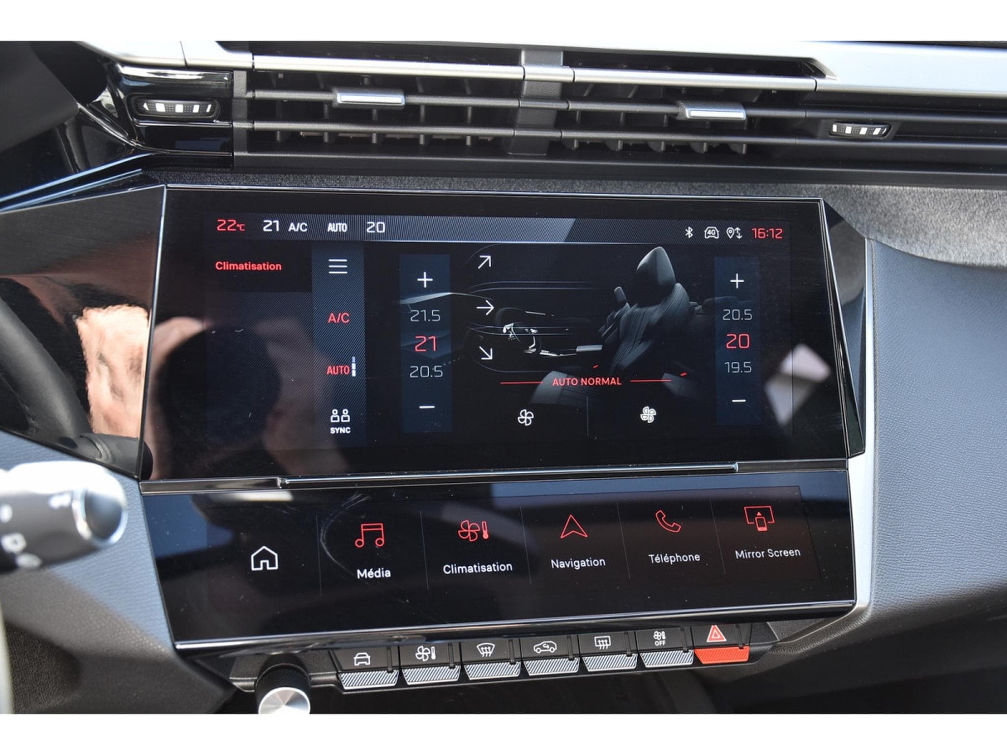 Peugeot 308 1.2 Hybrid 145 e-DCS6 Allure ACC LANE GPS CAM360 1° MAIN (2025) - Foto 19