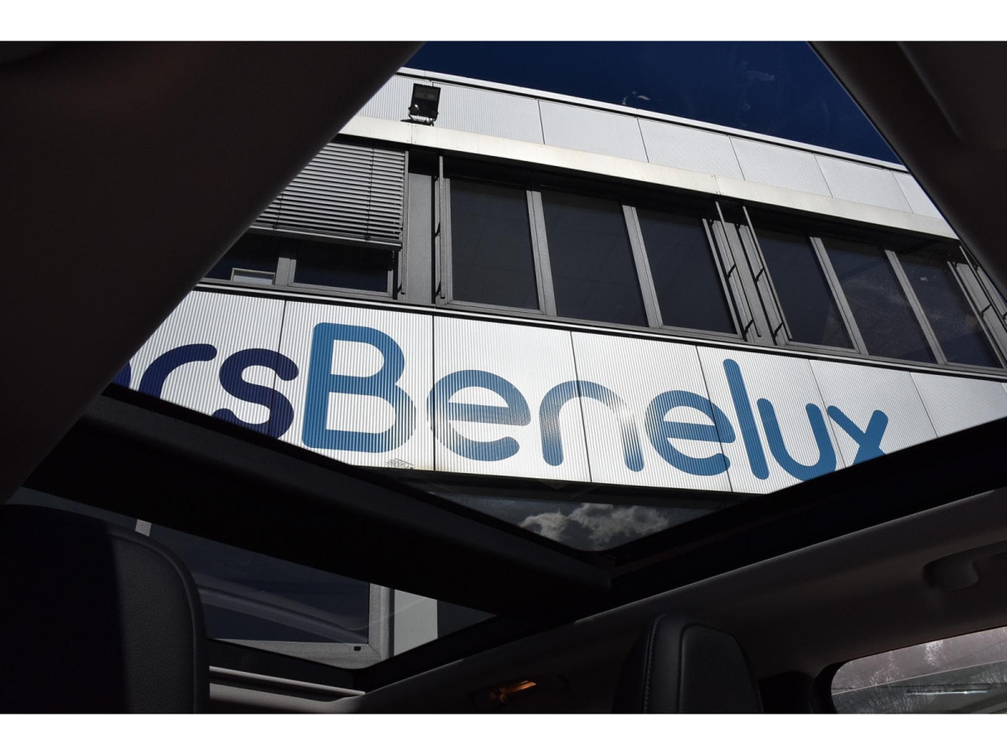 Jeep Renegade 4Xe 1.3 T4 PHEV AWD S CUIR PANO ACC LANE SIDE GPS CAM (2022) - Foto 9