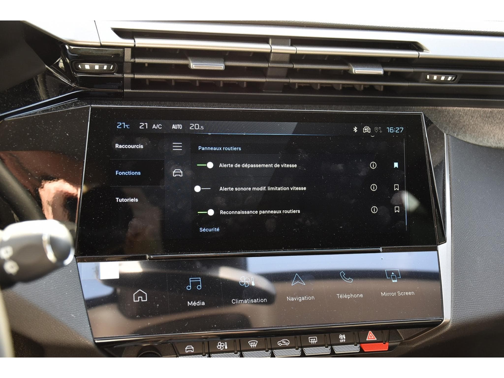 Peugeot 308 1.2 Hybrid 145 e-DCS6 Allure ACC LANE GPS CAM360 1° MAIN (2025) - Foto 17