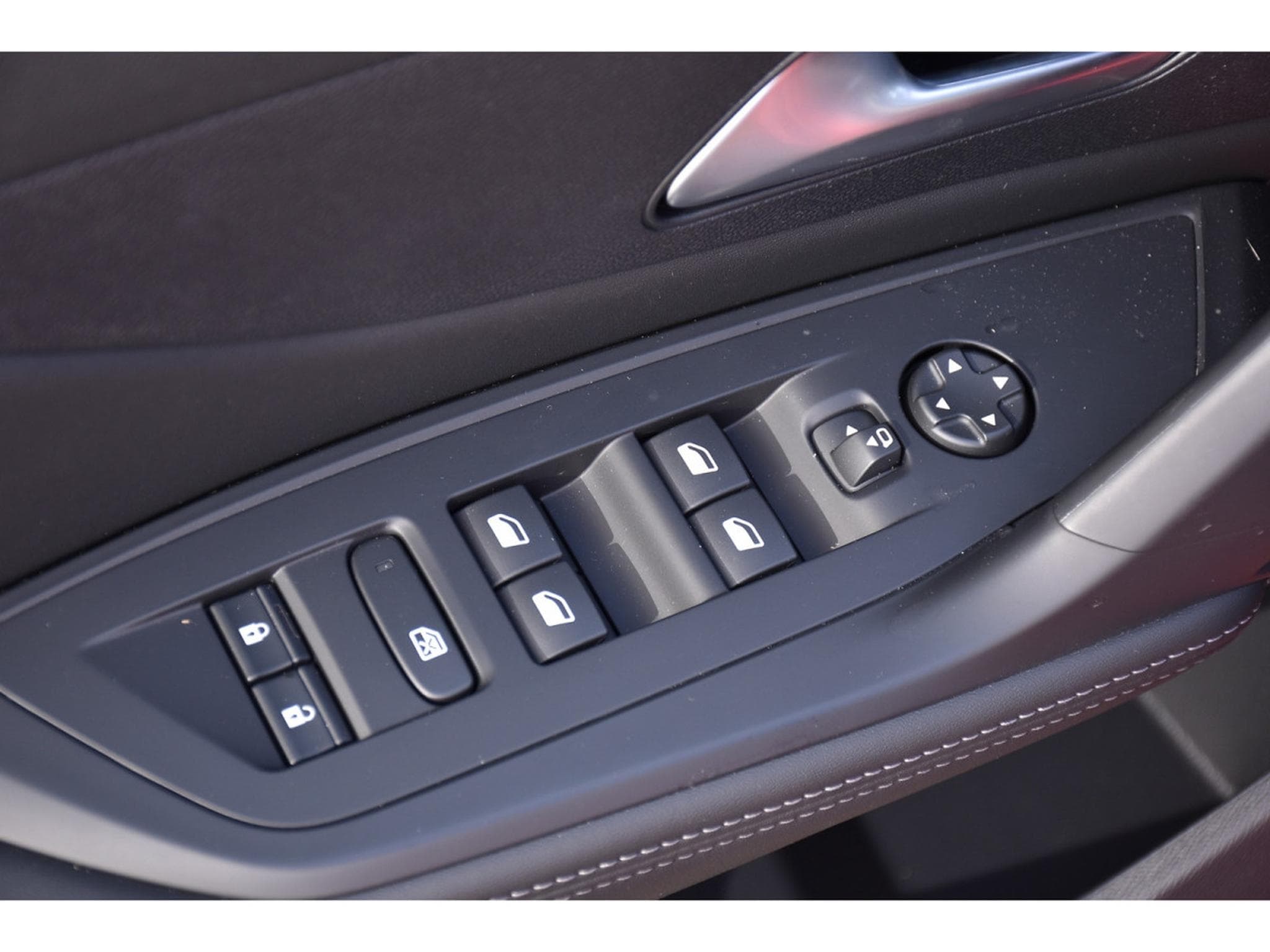 Peugeot 308 1.2 Hybrid 145 e-DCS6 Allure ACC LANE GPS CAM360 1° MAIN (2025) - Foto 24