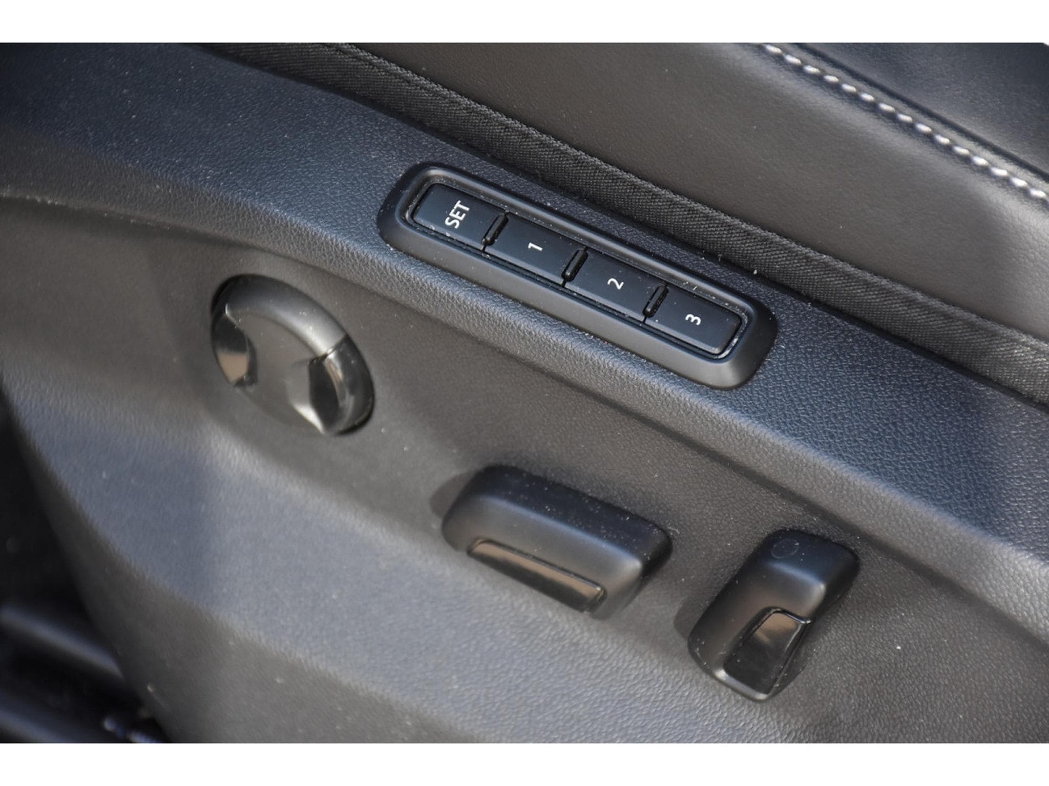 VW T-Roc 1.5 TSI R-Line DSG CUIR MEMO TRAVEL SIDE GPS PARK CAM 1°MAIN (2023) - Foto 19