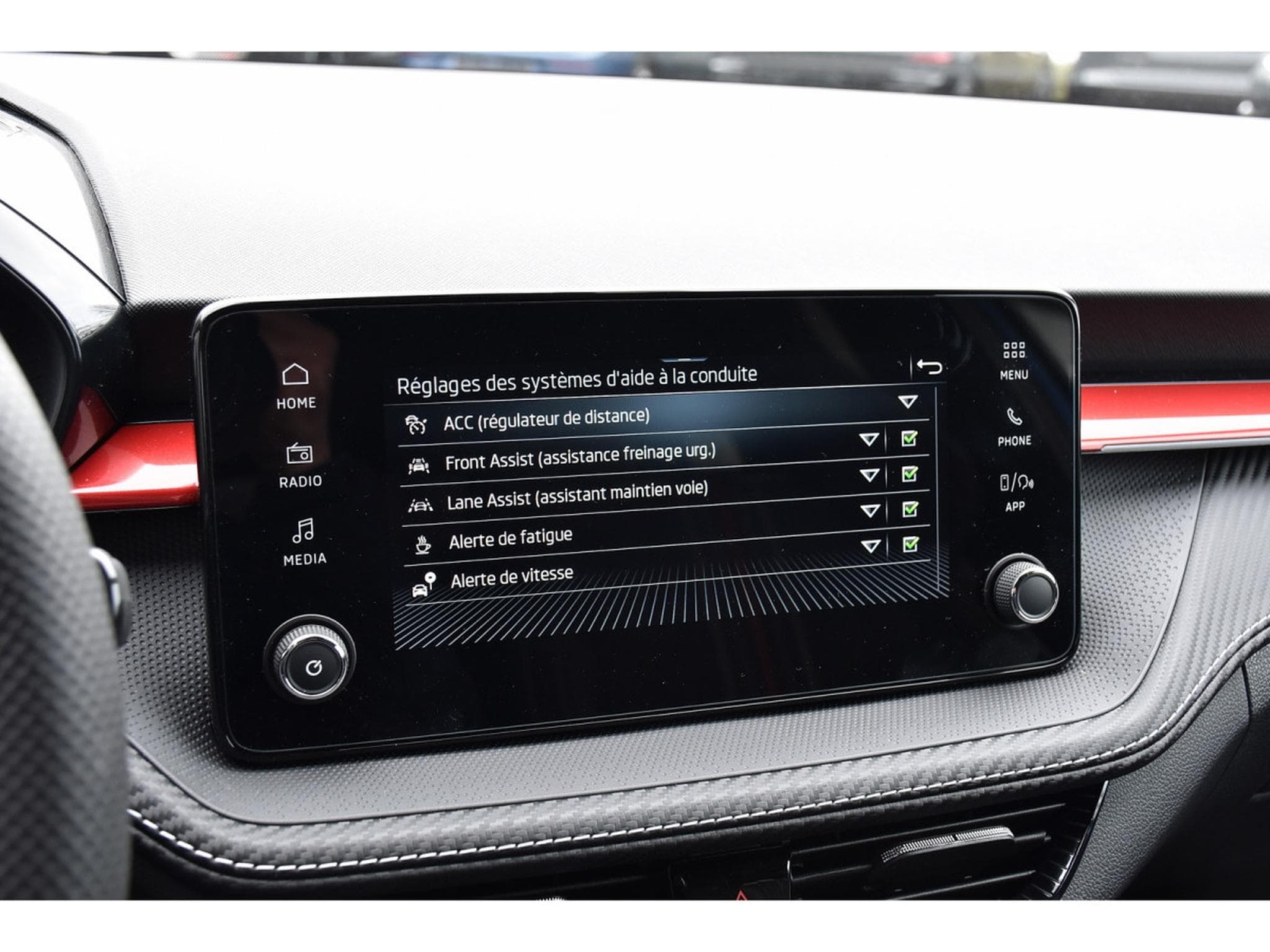 Skoda Fabia 1.0 TSI Monte Carlo DSG ACC TRAVEL CAM KESSY NEUVE (2026) - Foto 13