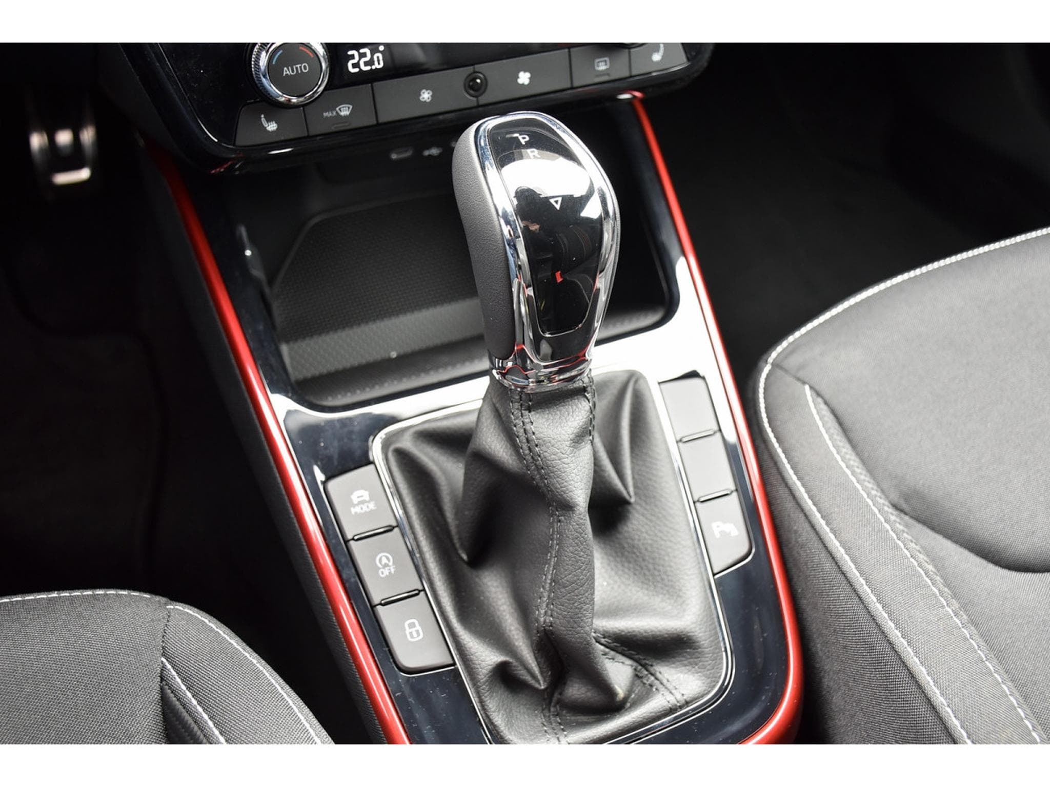 Skoda Fabia 1.0 TSI Monte Carlo DSG ACC TRAVEL CAM KESSY NEUVE (2026) - Foto 19